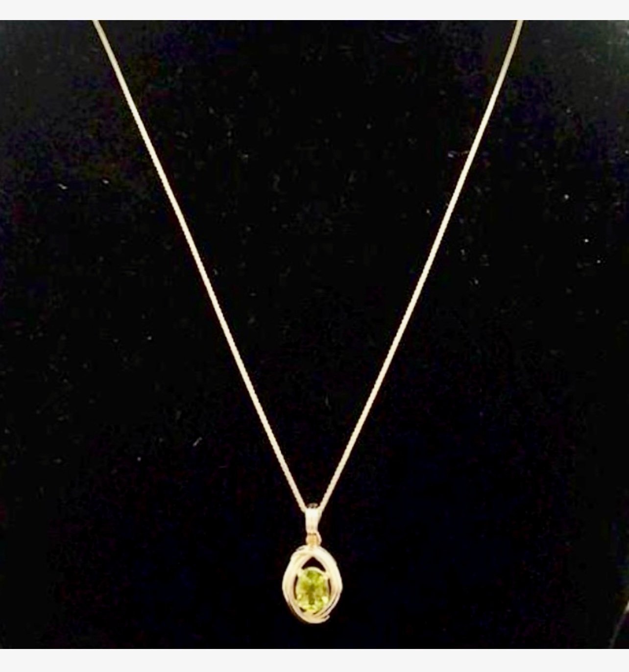 14K gold necklace with pendant. 18 inches