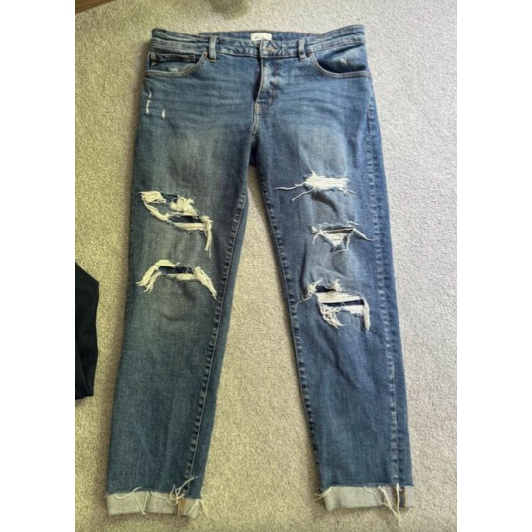 Kancan size 11 or 29 Capri (tall) regular length (petite) distressed jeans