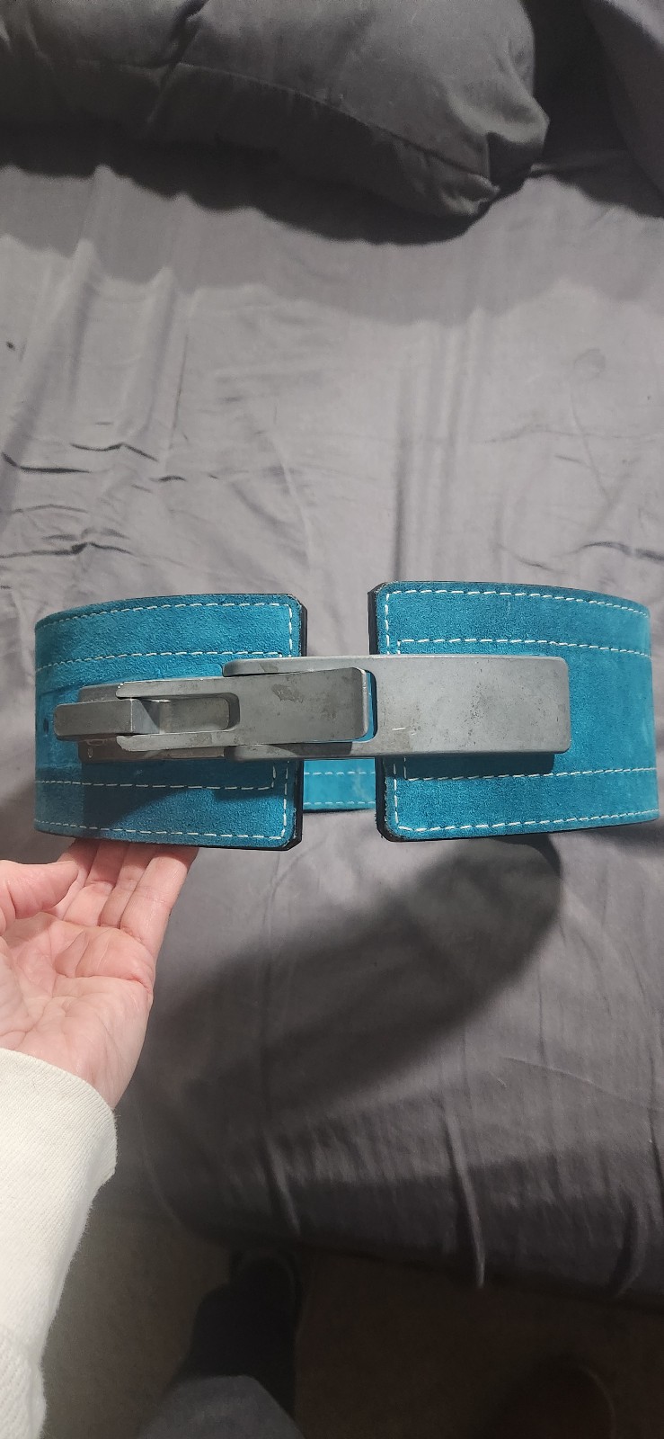 Double suede lever weightlifting belt