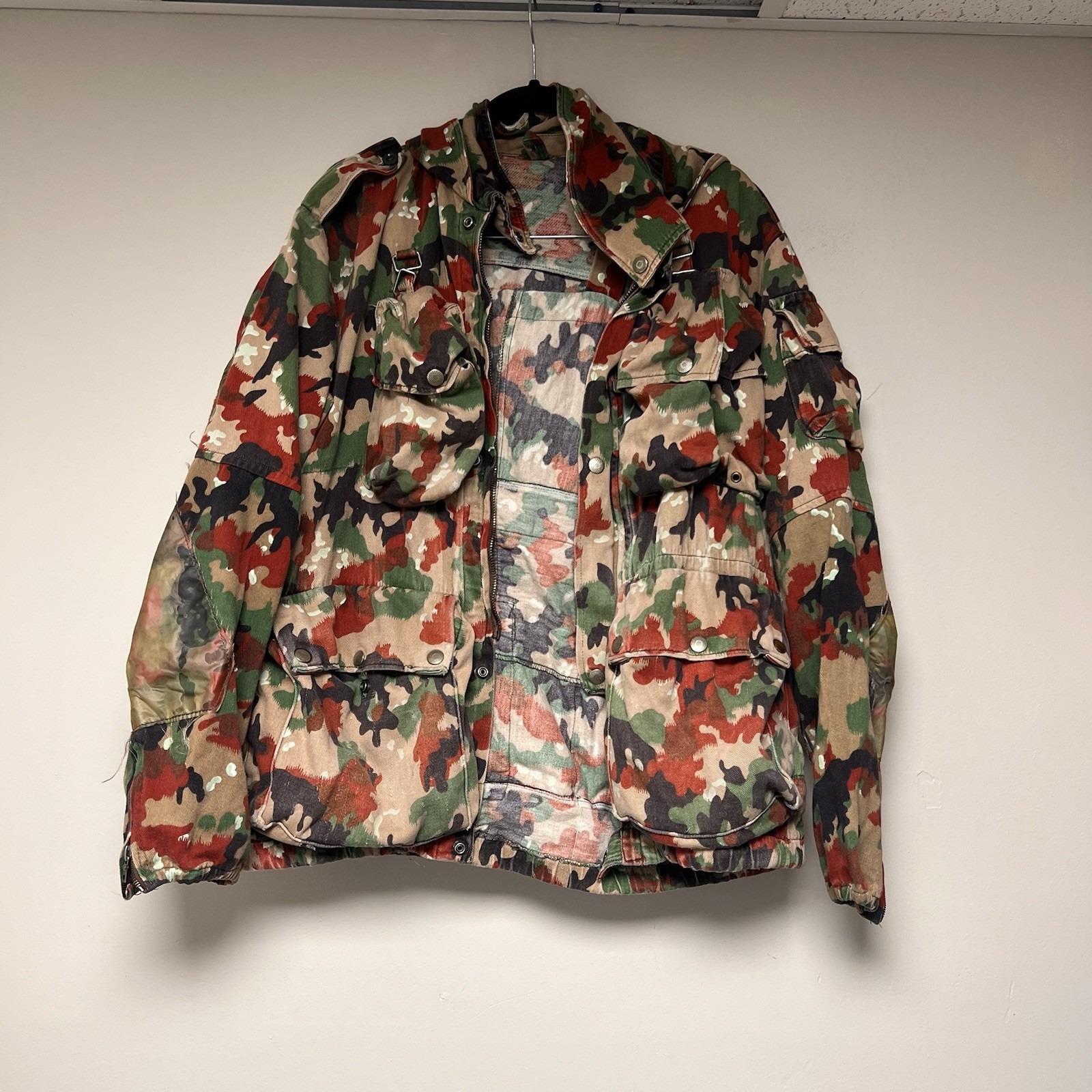 Vintage 1970s Swiss Army Sniper Heavy M70 Alpenflage Camo Parka Jacket