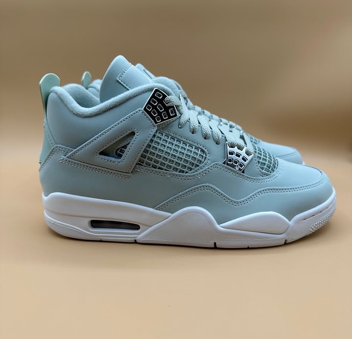 Air Jordan 4 Retro ‘Seafoam Sail’ - Size 8.5