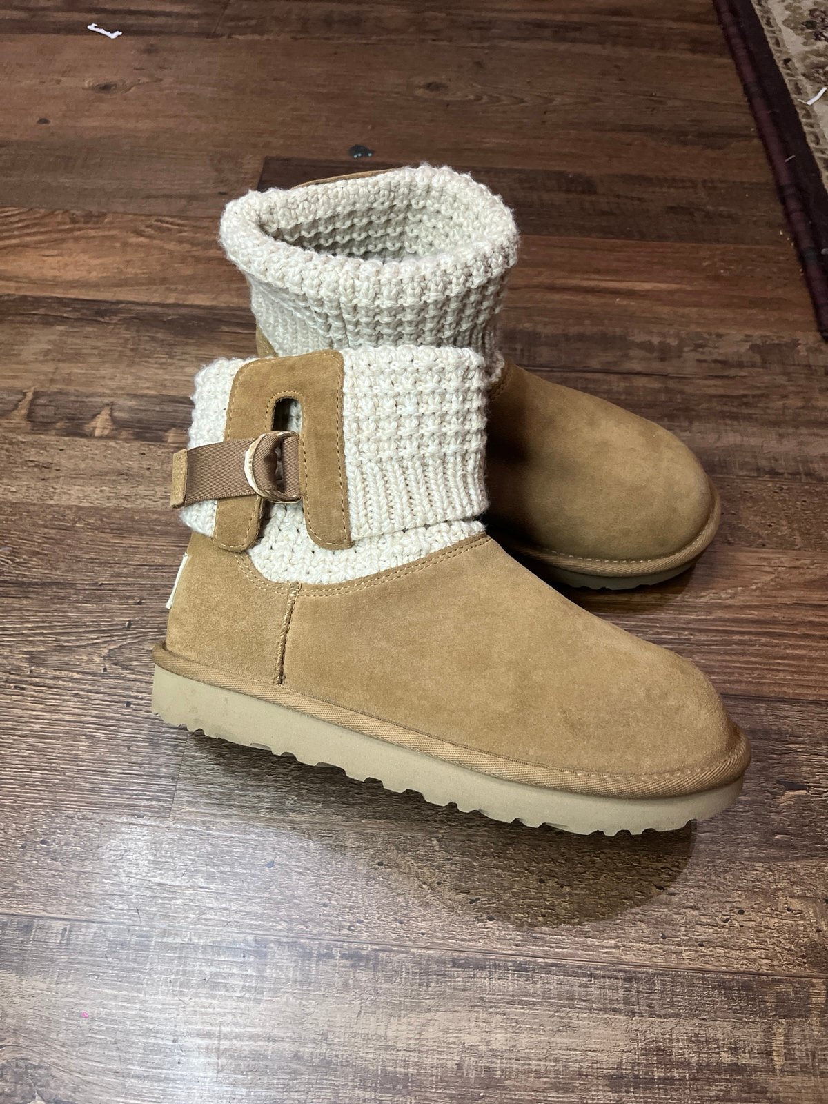 Ugg classic SOLENE mini women’s boots chestnut  size 7