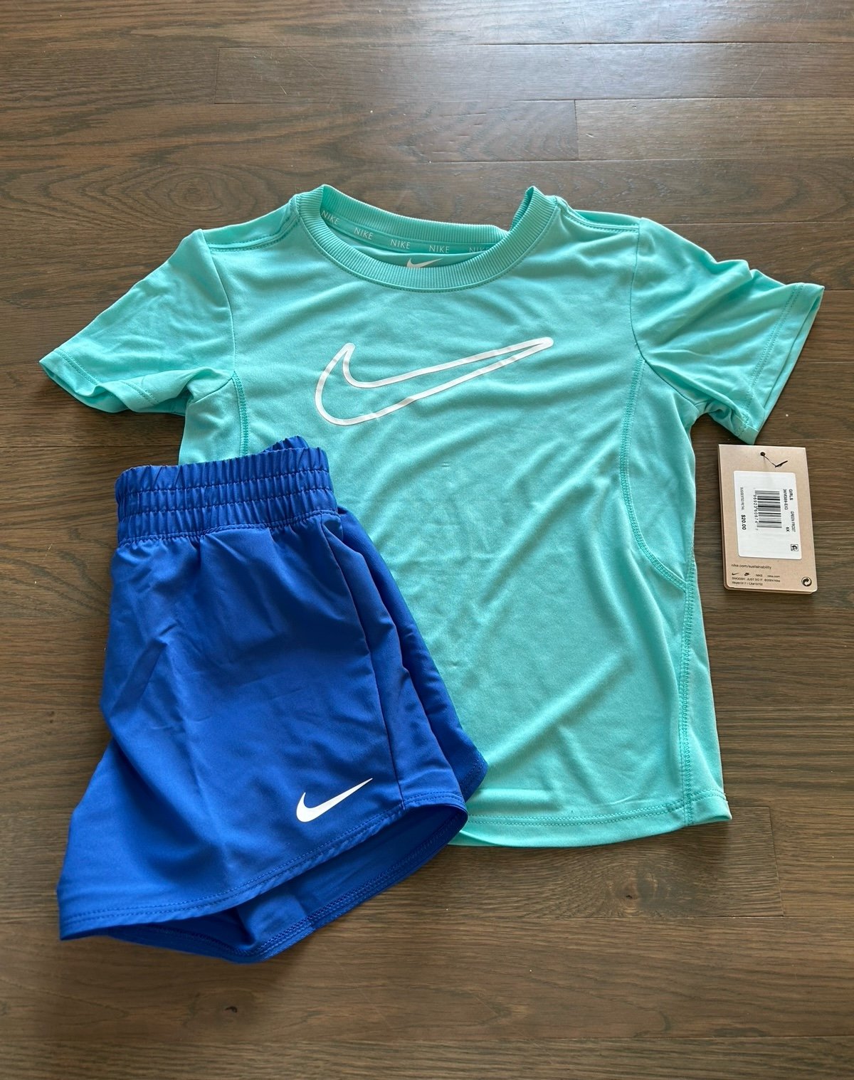 NWT Nike Girls Set size 6X