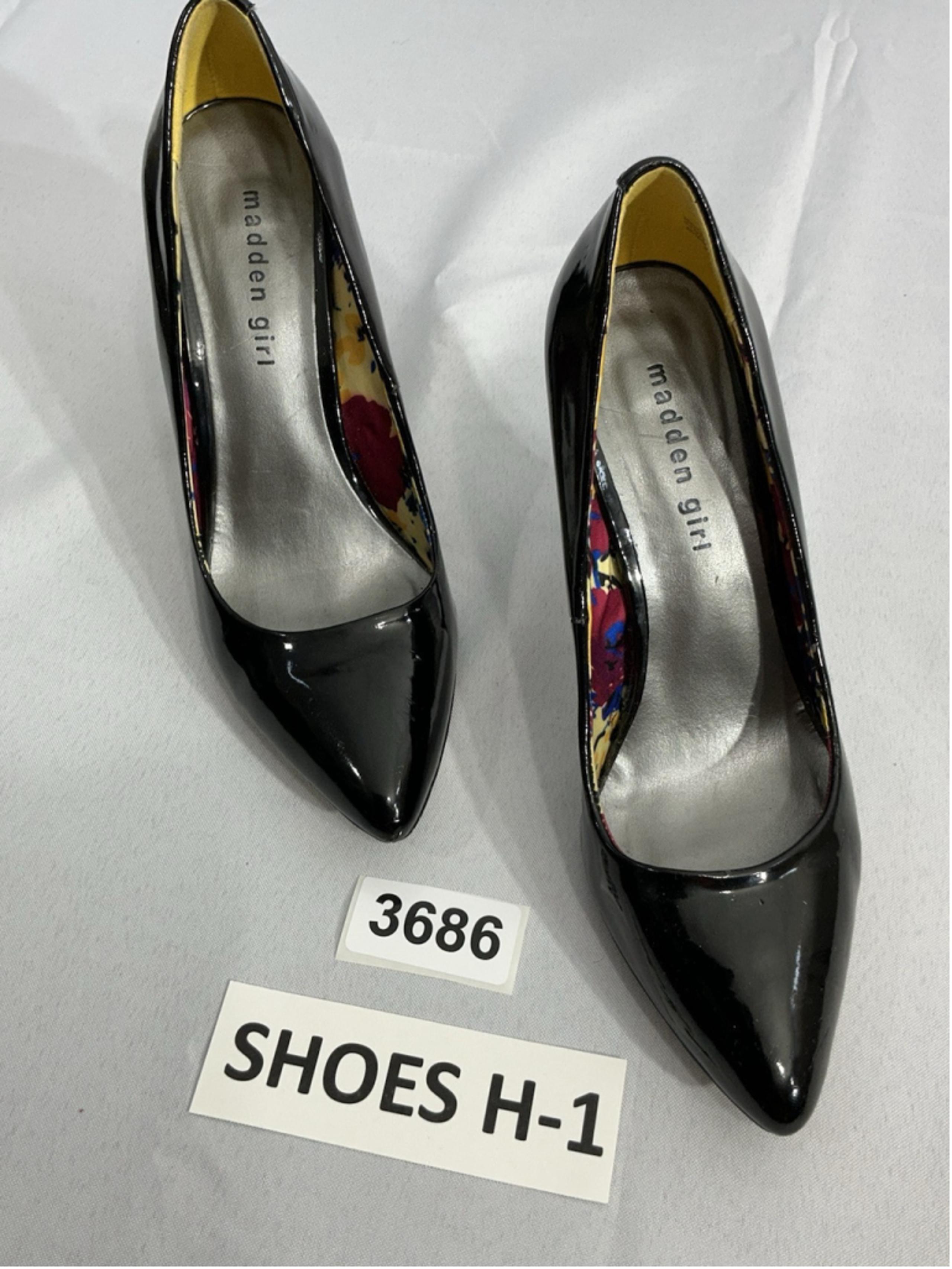 Womans Madden Girl Tartt Size 8.5 Black Faux Patent Leather Stiletto Pumps