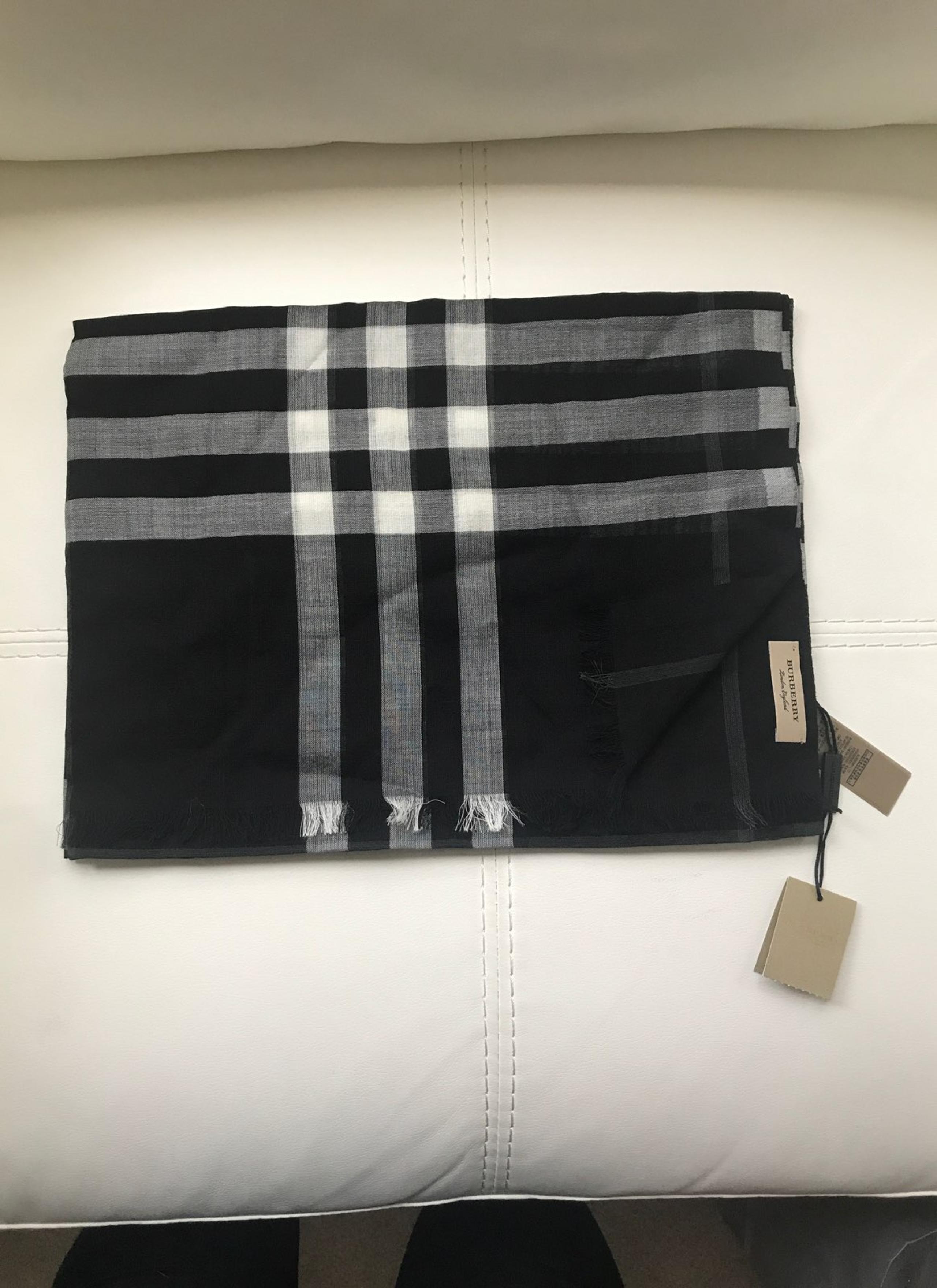 burberry scarf Black