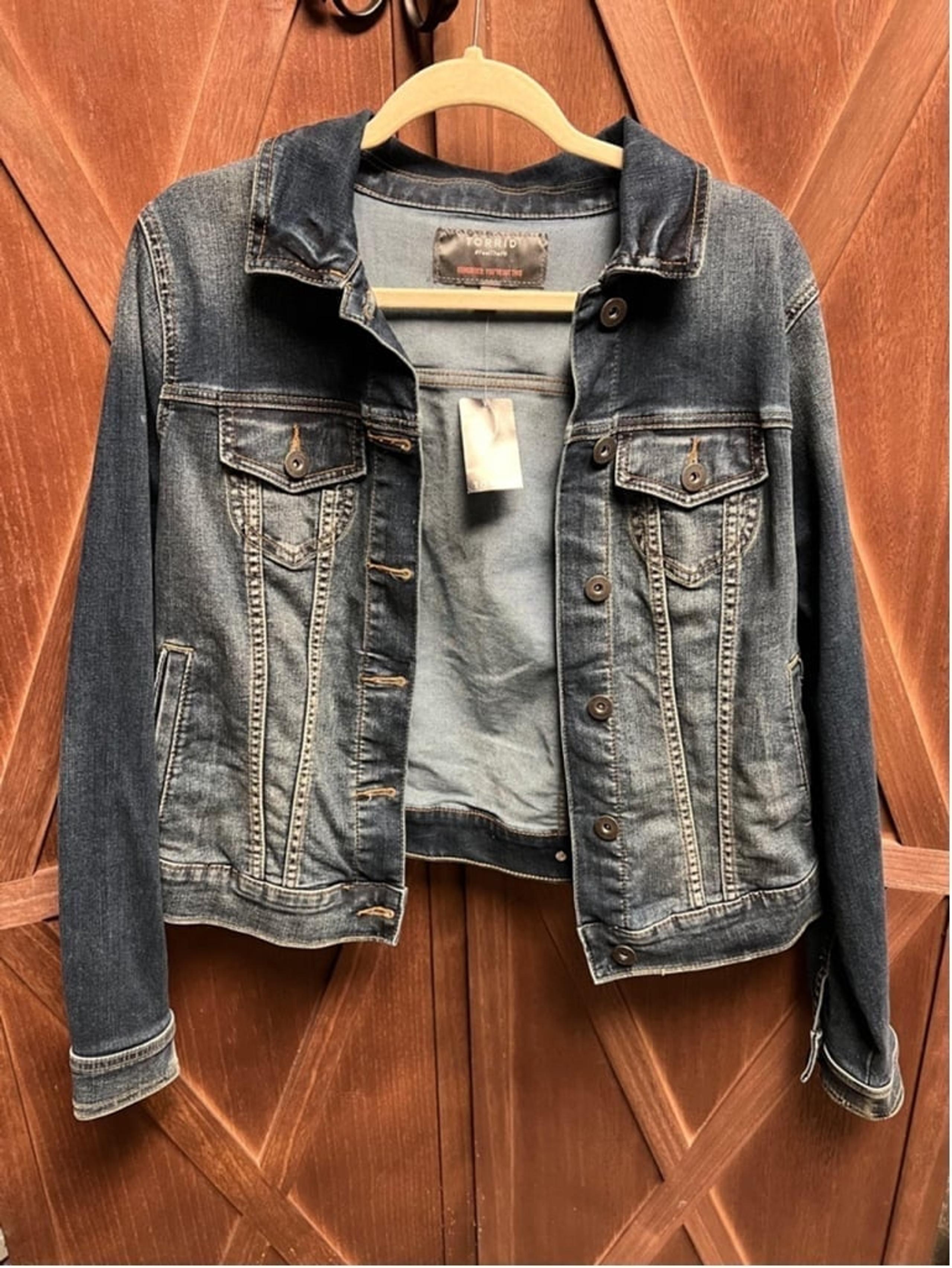 Women's Torrid Denim Jacket, Size 00 (Med/10) Dark Wash Blue