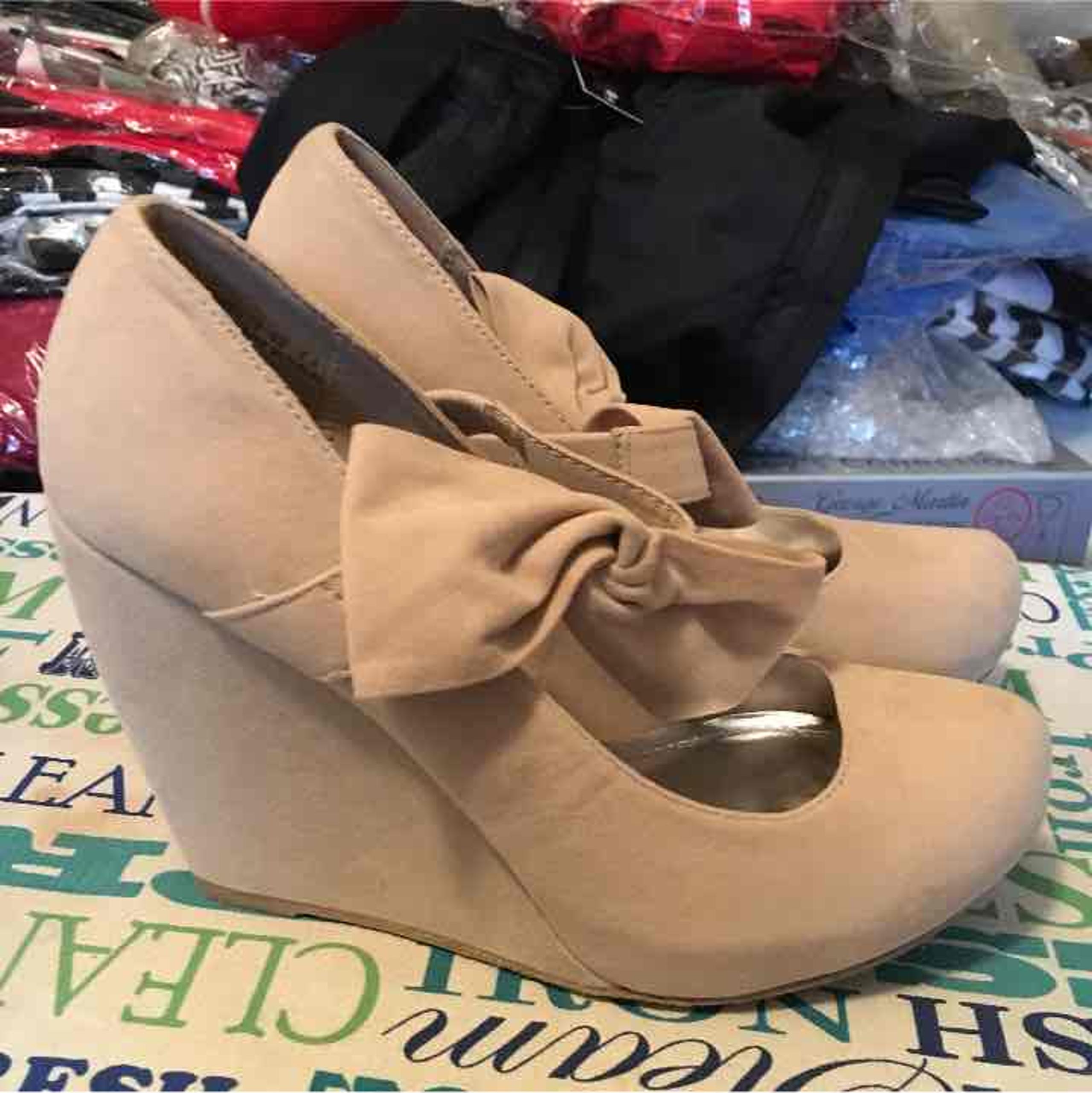 Ladies shoes