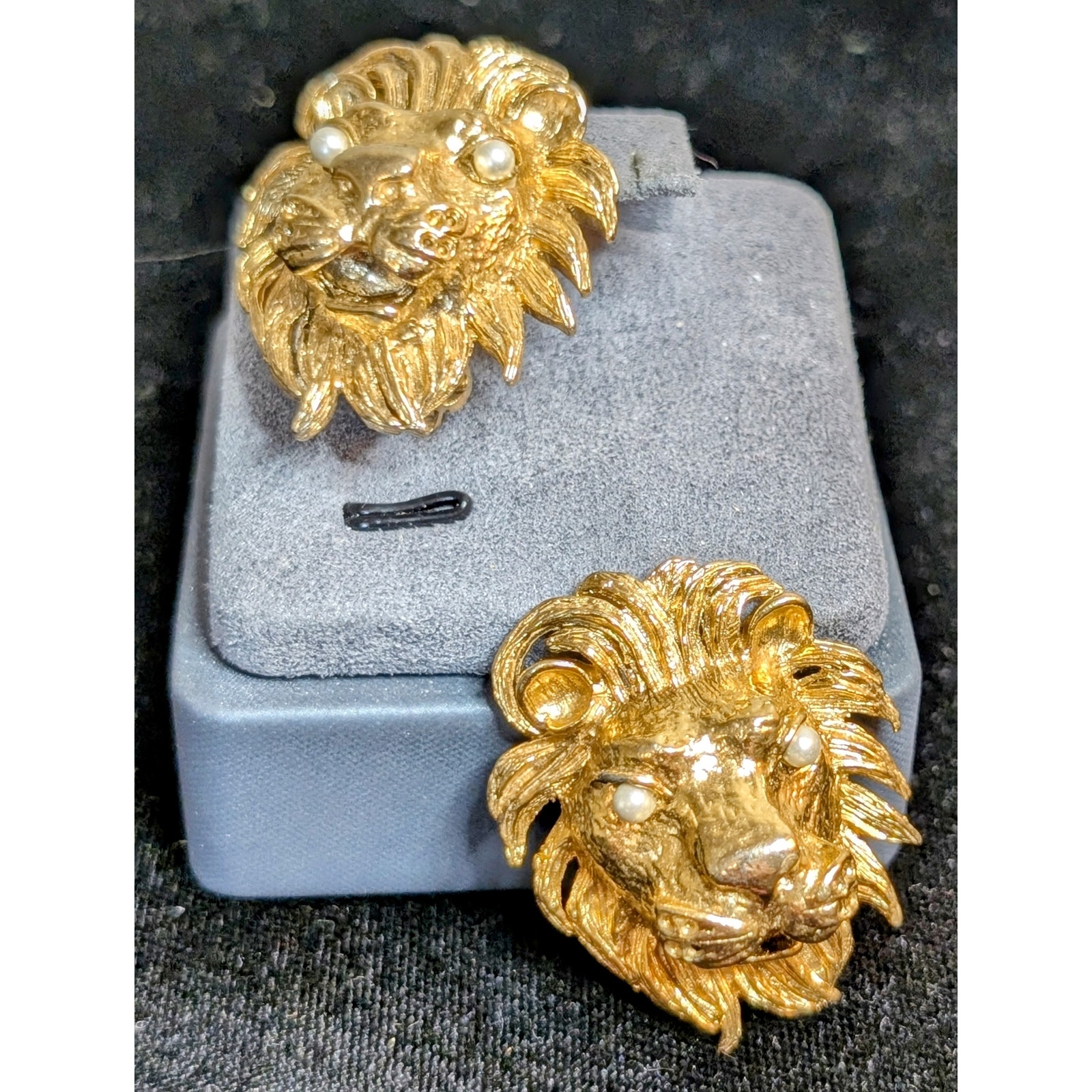 Vintage Gold Tone Pearl Eye Lion Head Clip On Earrings