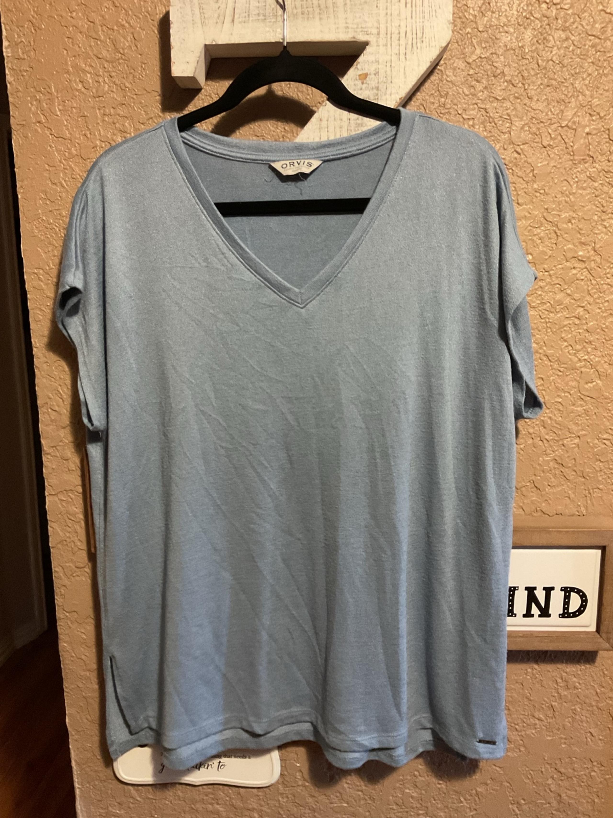 Orvis Women’s Light Blue Sweater Like Top Size XL