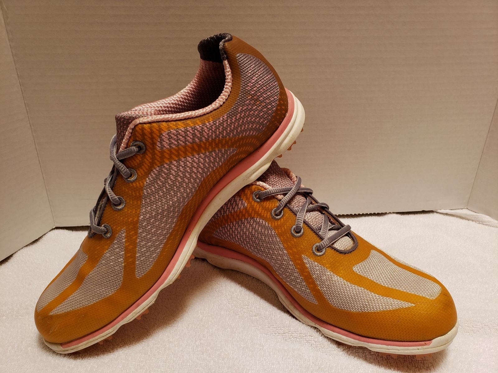 FJ Footjoy Golf Shoes women's 8.5 Empower spikeless