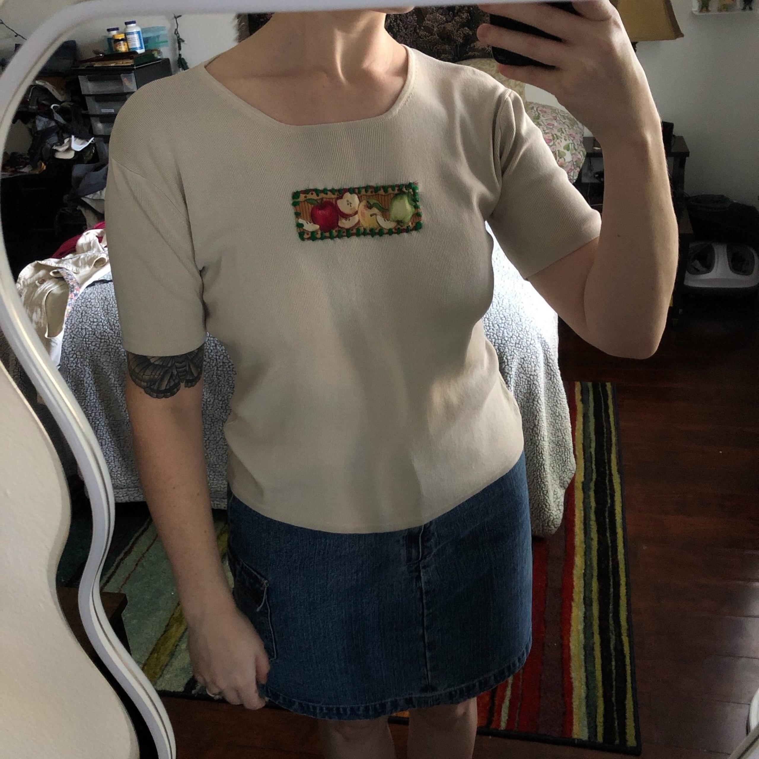 Joseph A knit top with apple patch embroidery