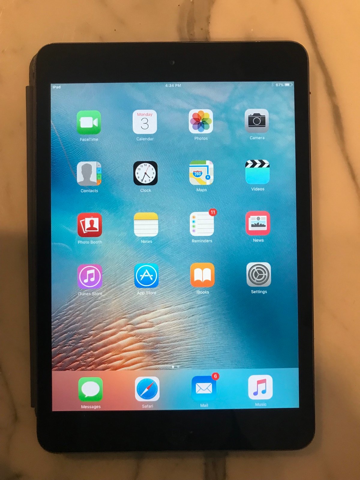 Apple iPad Mini 1st Generation 16GB in Black & Slate 7.9 inch Wi-Fi unlocked