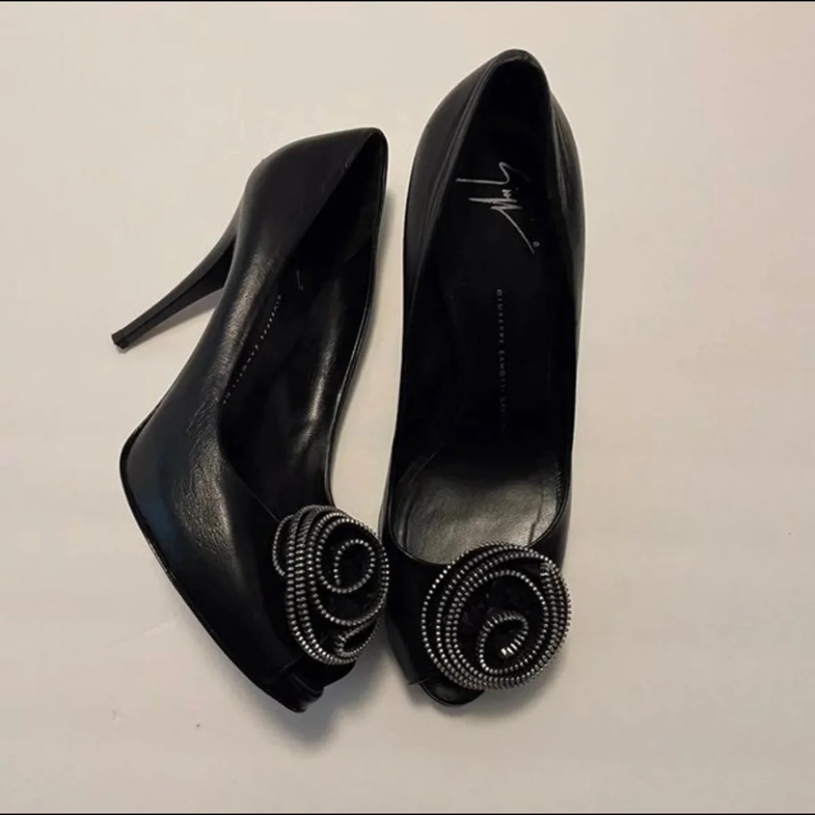 Giuseppe Zanotti Black Zipper Detail Embellished Rose shops Peep Toe Pumps Size 41