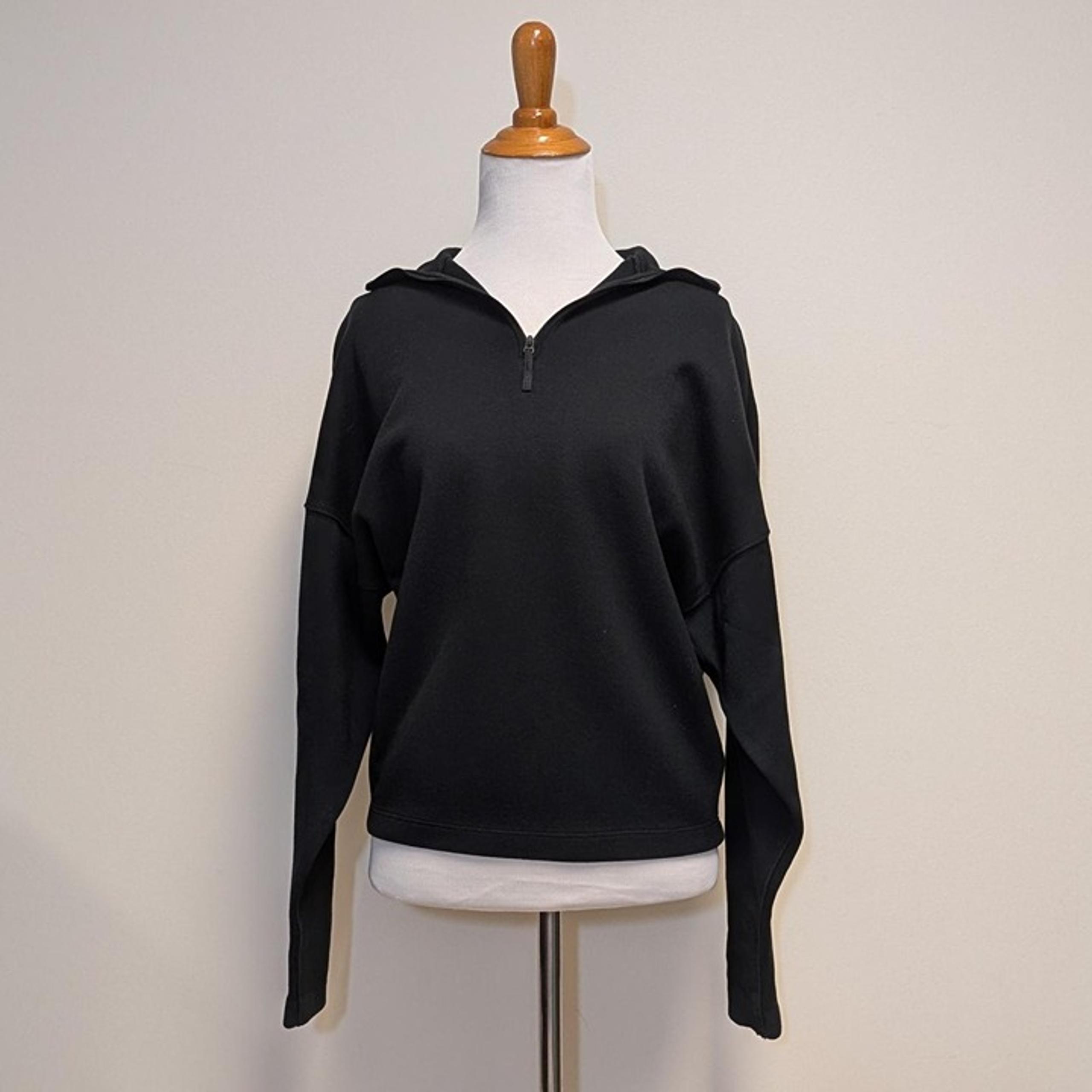 Uniqlo U Women's Black Long Sleeve Pullover Hoodie