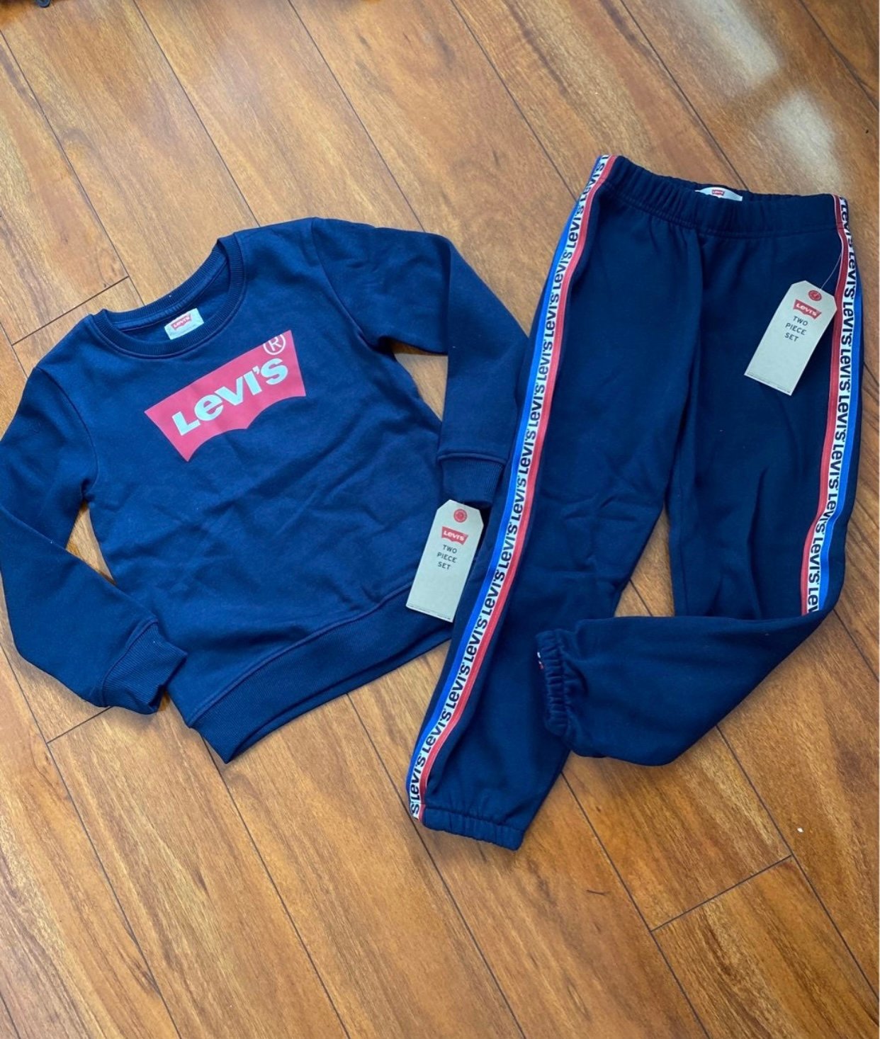 New boys girls Levi’s Sz 6 sweatshirt, sweatpants sweatsuit