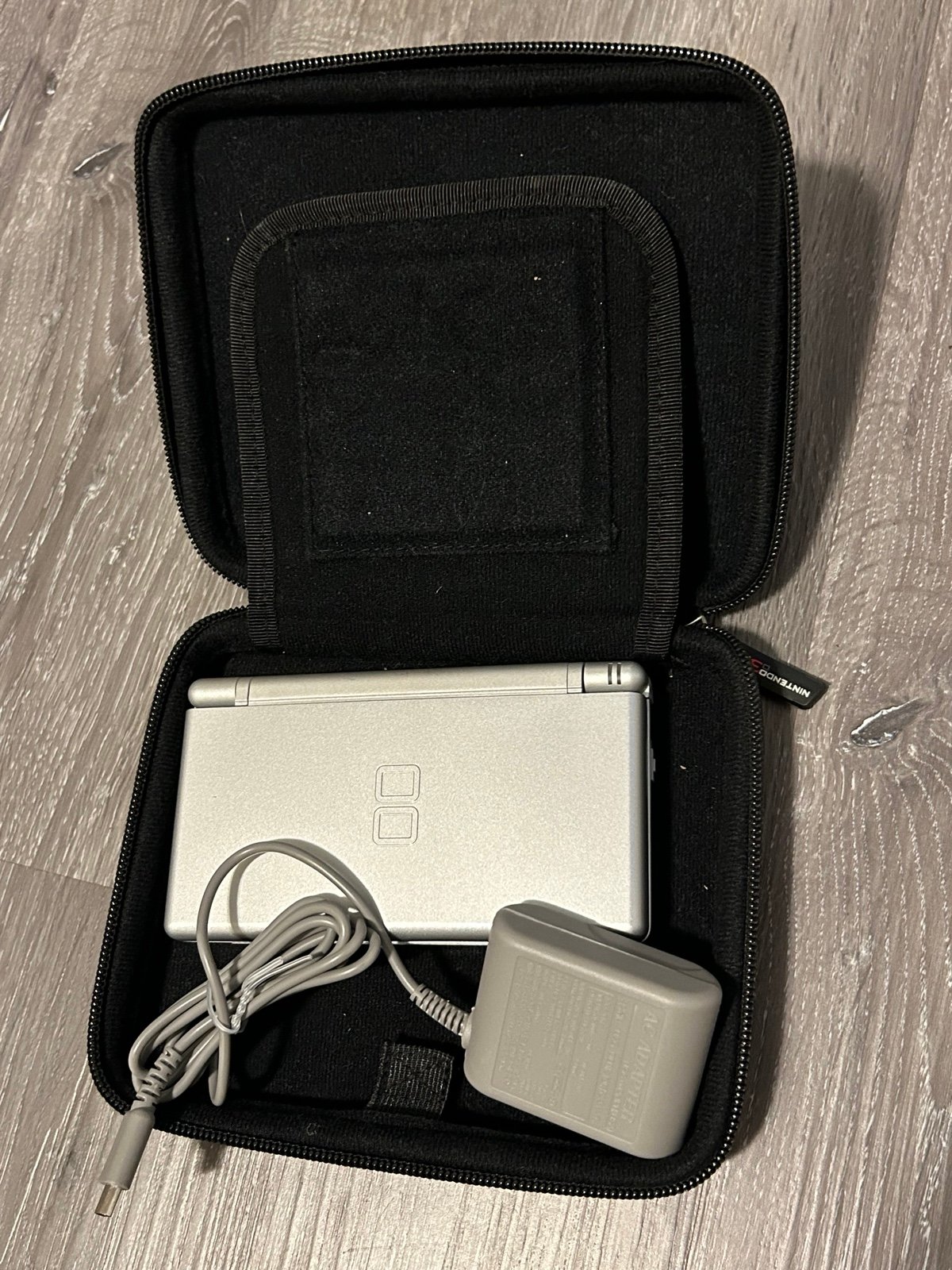 Nintendo DS Lite USG-001 Handheld Console Silver W/Stylus & Charger TESTED