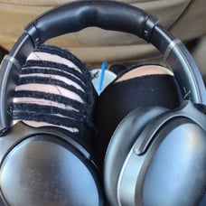 Earbuds Wireless Headphones in Black