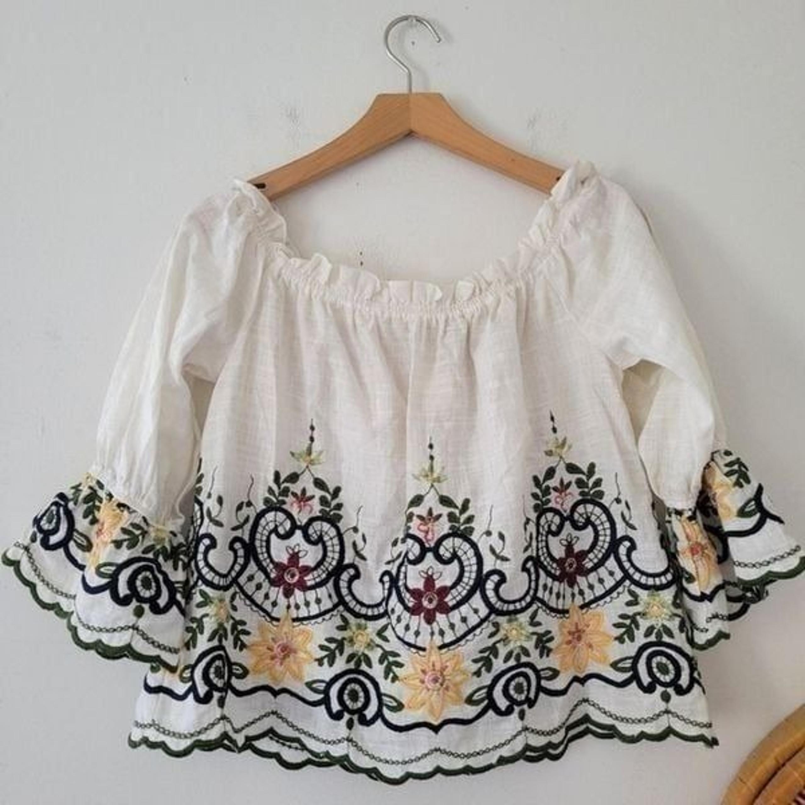 Flying Tomato Embroidered Blouse Off Shoulder Ruffle Sleeve NWT Small