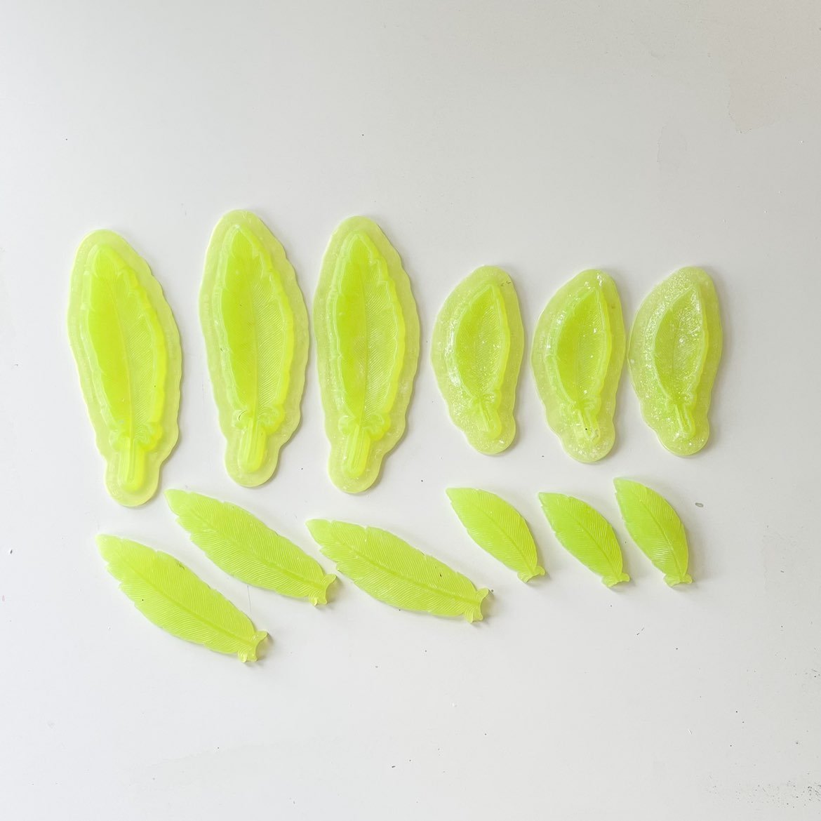 Feather silicone mold for cake decorating SIX feathers included