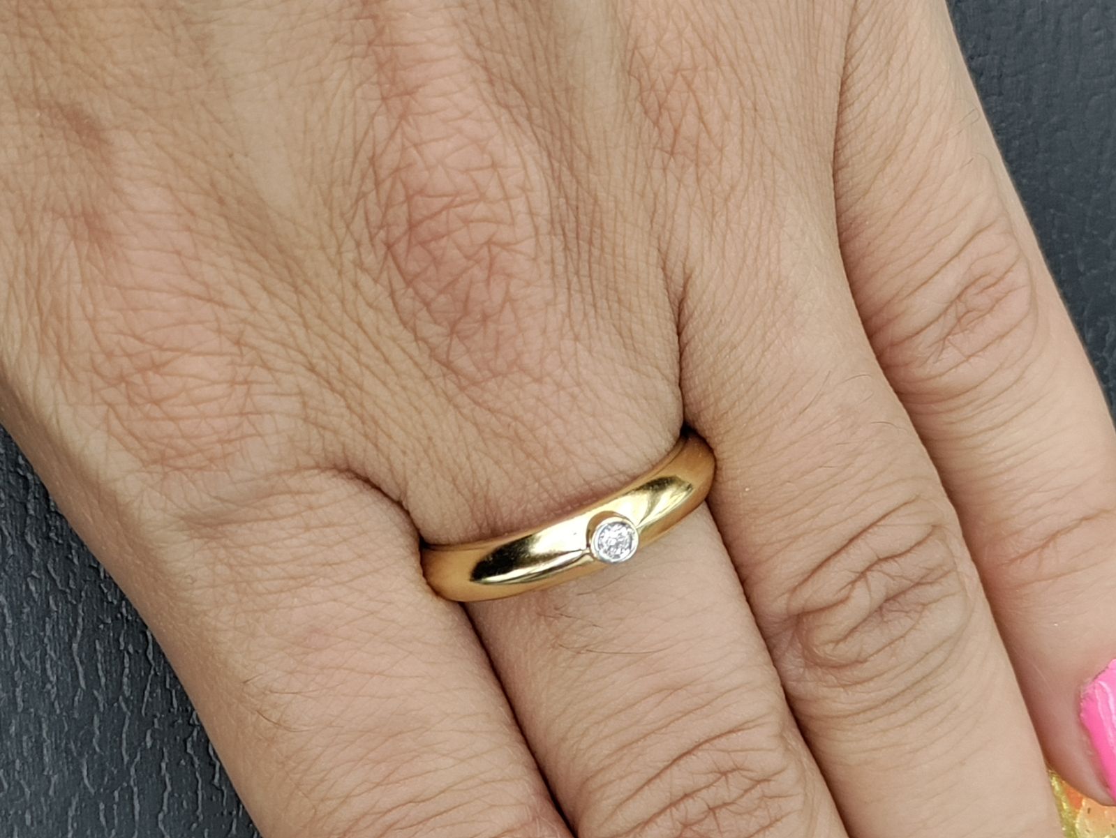 18k yellow gold diamond band ring size 8