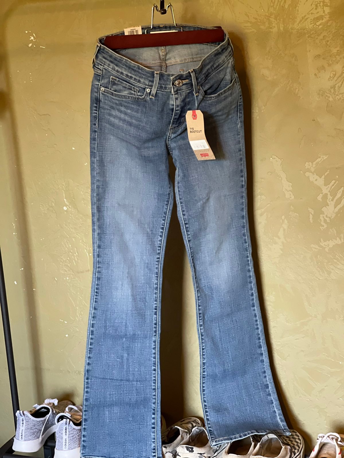levi jeans