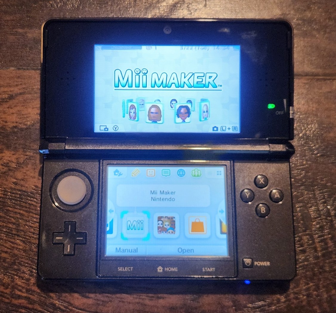 Nintendo 3DS Cosmo Black Handheld