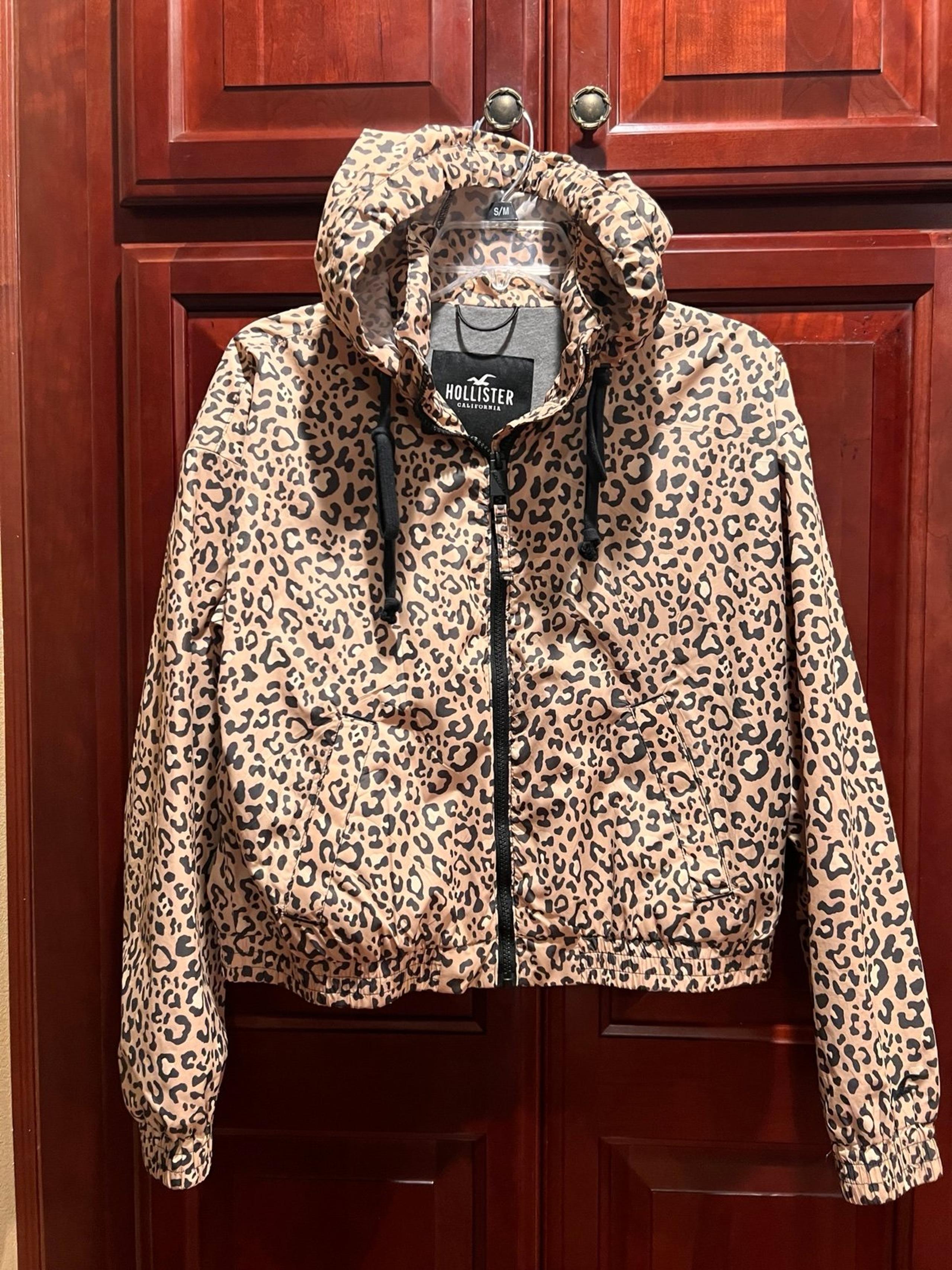 Hollister wind breaker hoodie