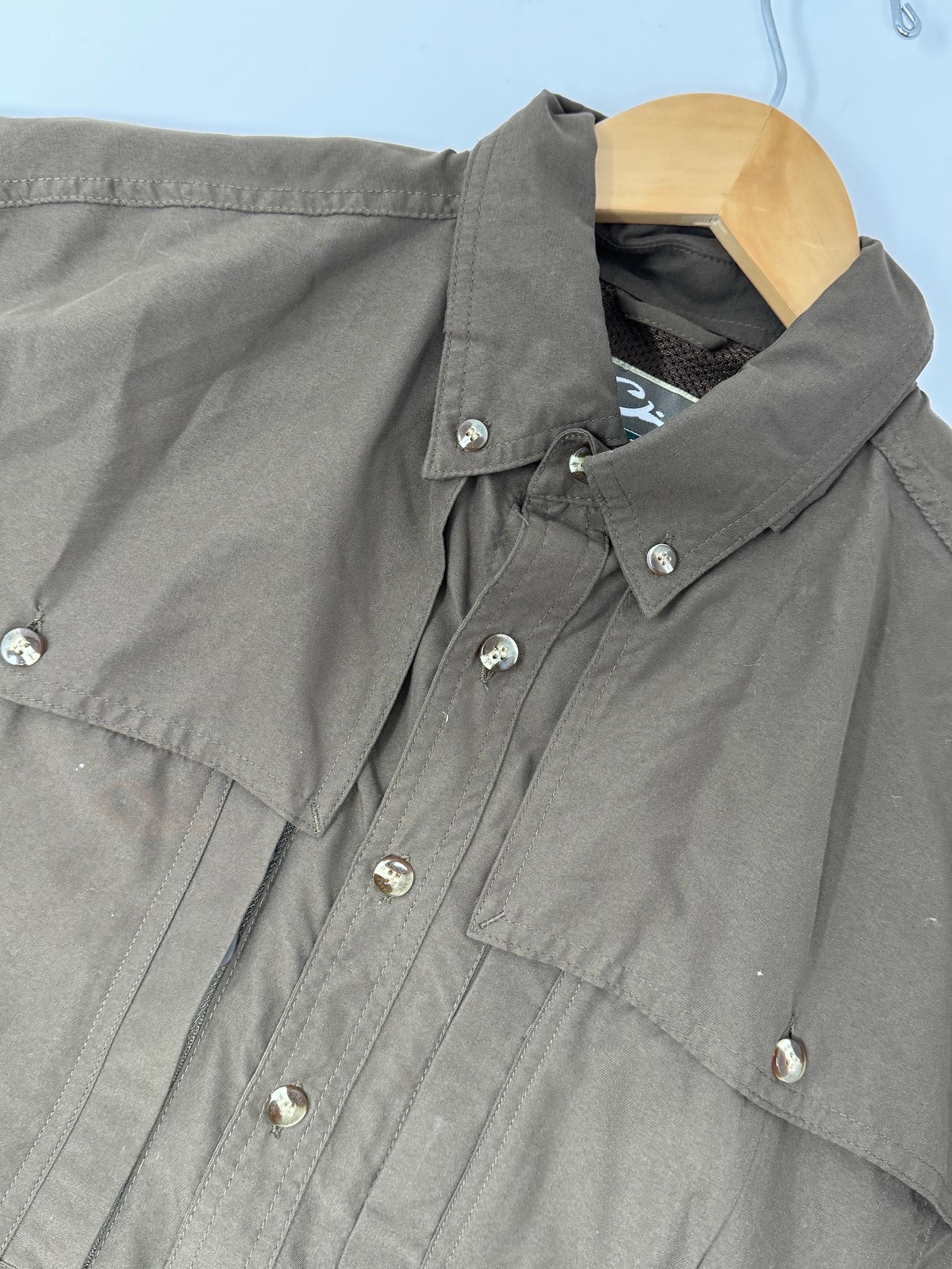 Drake Men’s Button Down Fishing Waterfowl Systems Shirt Brown Size Small GHV8.