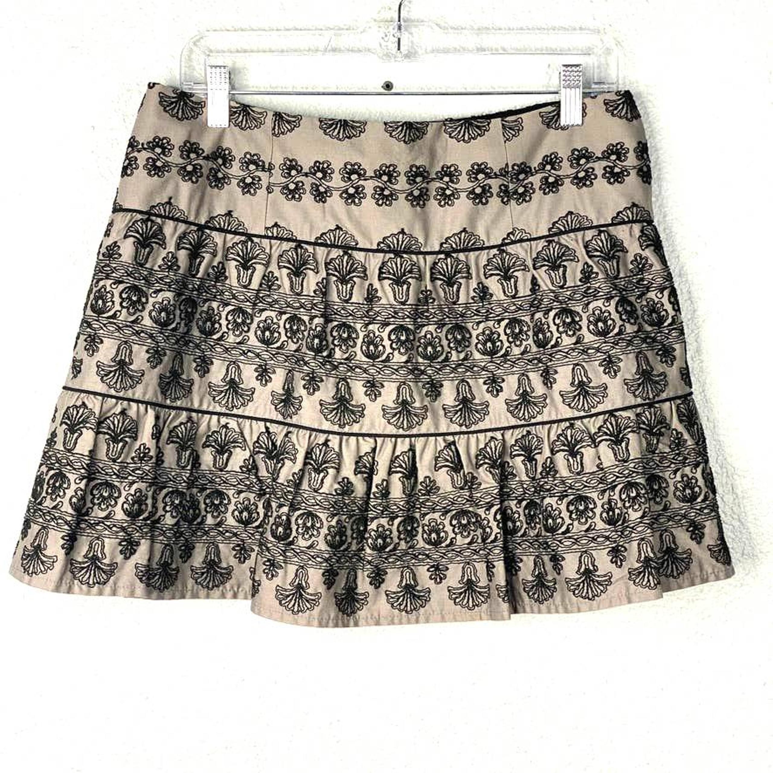 Nanette Lepore Skirt Womens Size 8 Gray Cotton Black Embroidered Back Zip
