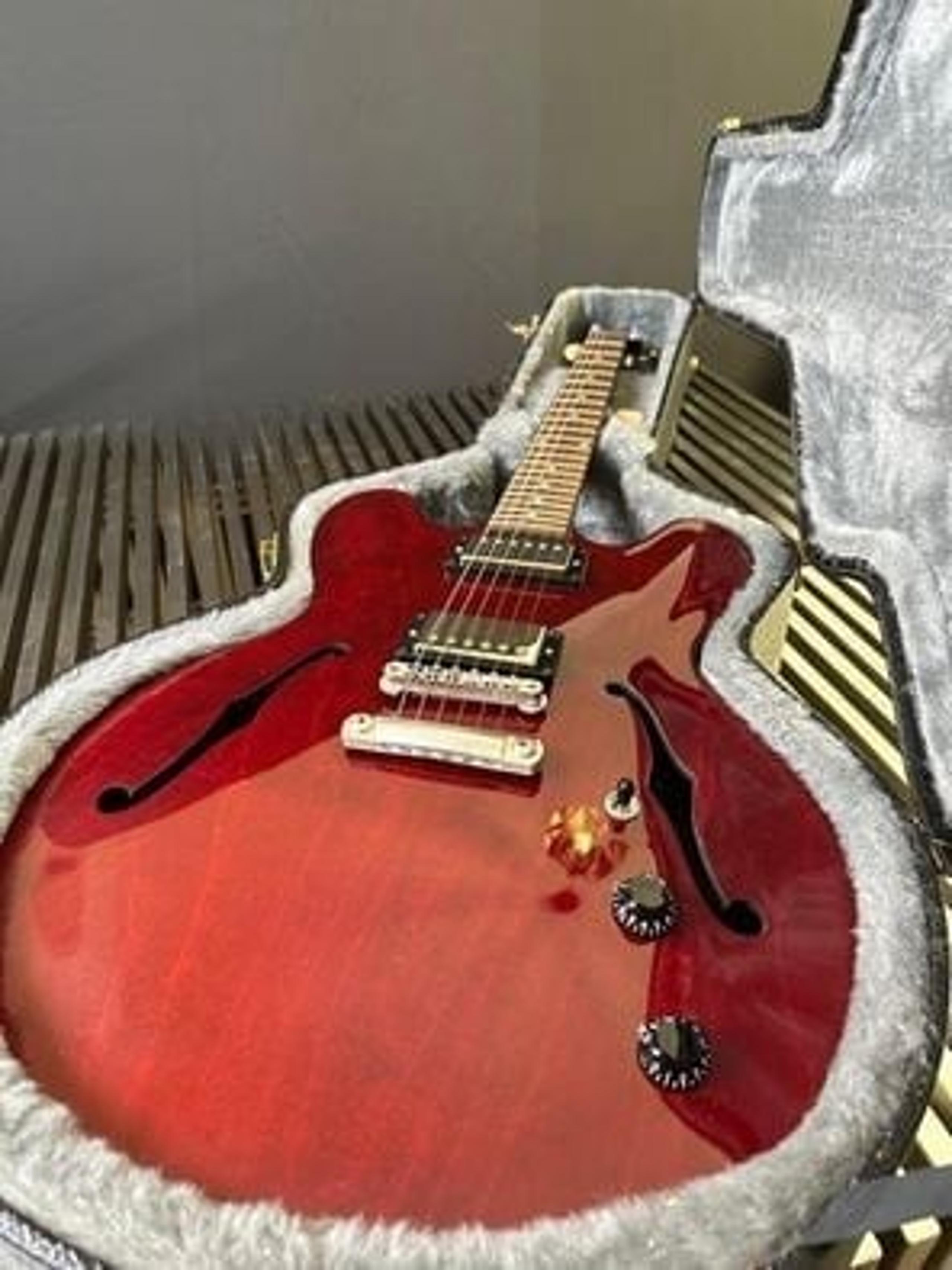 gibson electric guitar