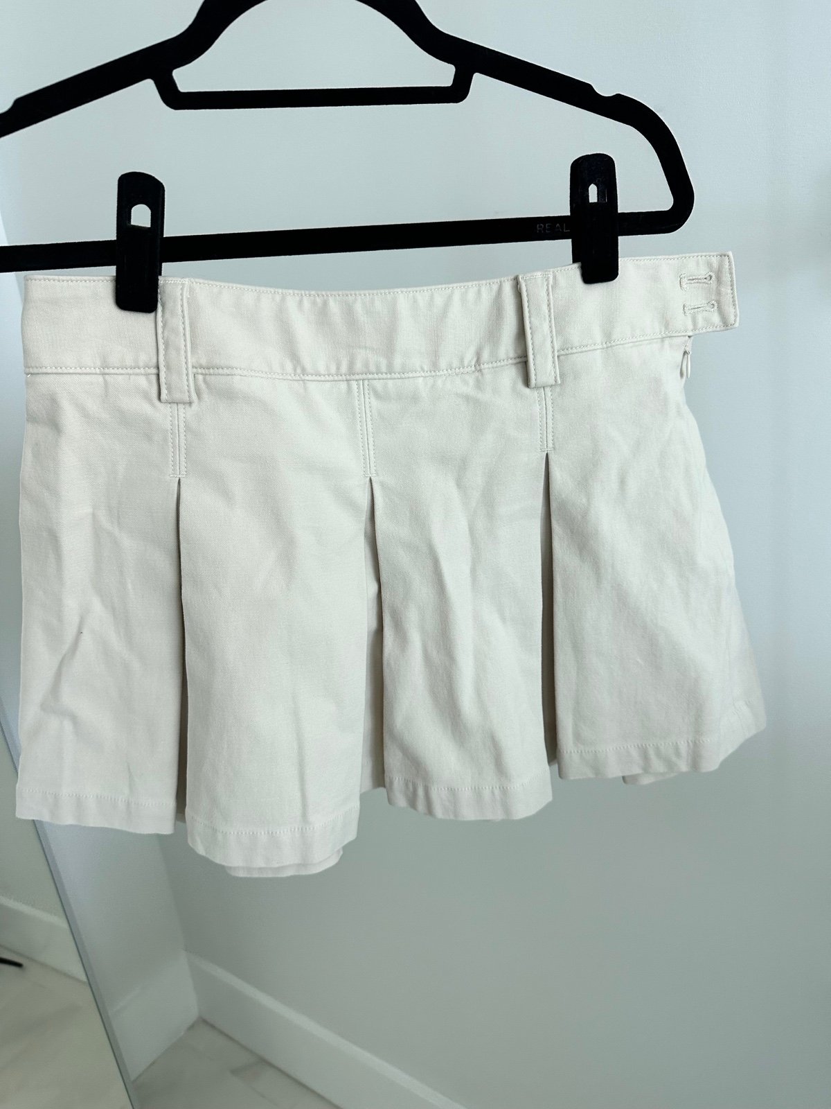 NWT Aritizia Wilfred Mini Skirt