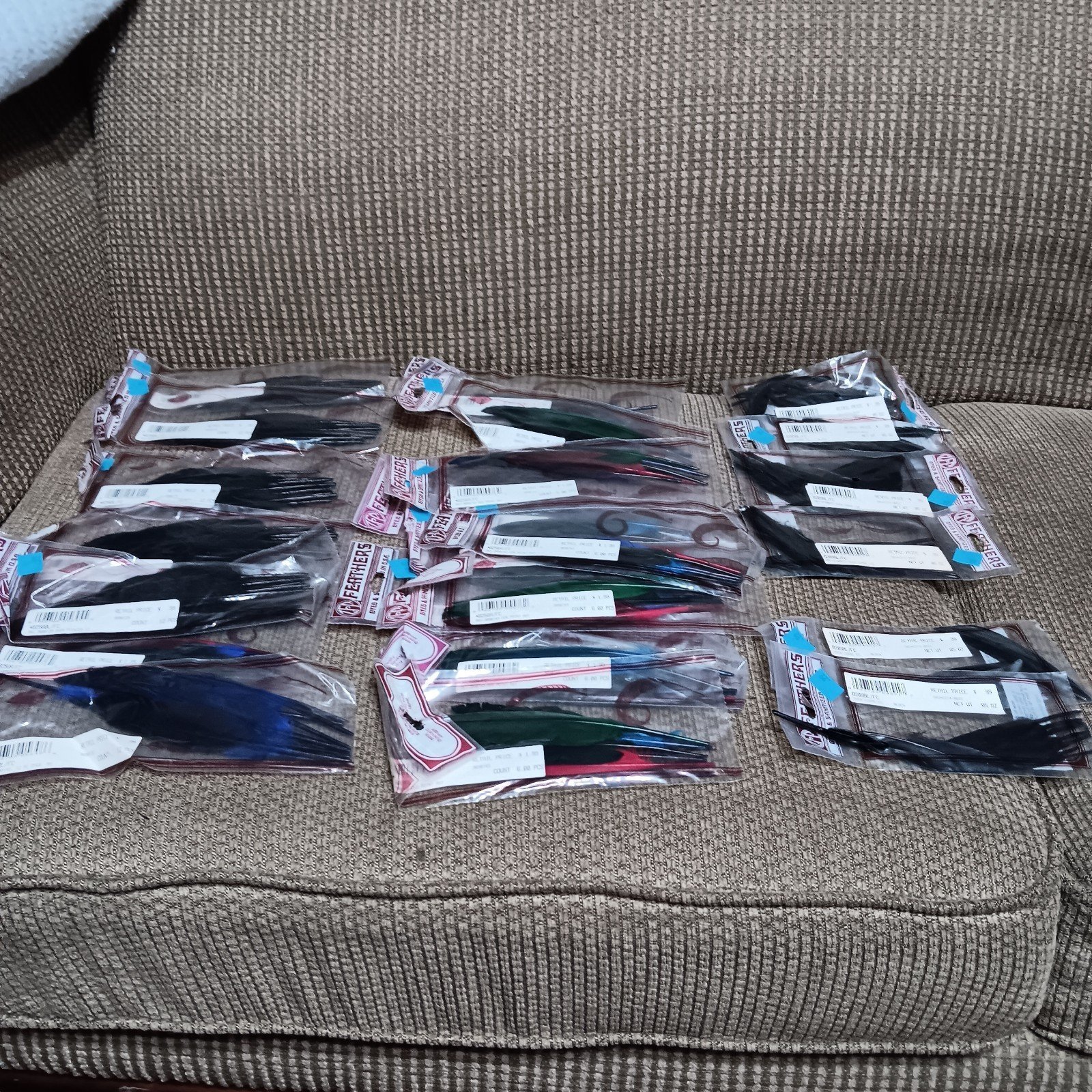 Vintage. Assorted. Feather. Craft lot