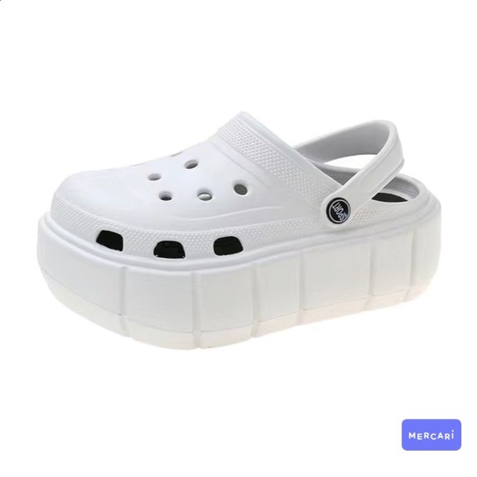 NWT Woman’s White Platform Lightweight EVA Clogs Size 6.5 - 7