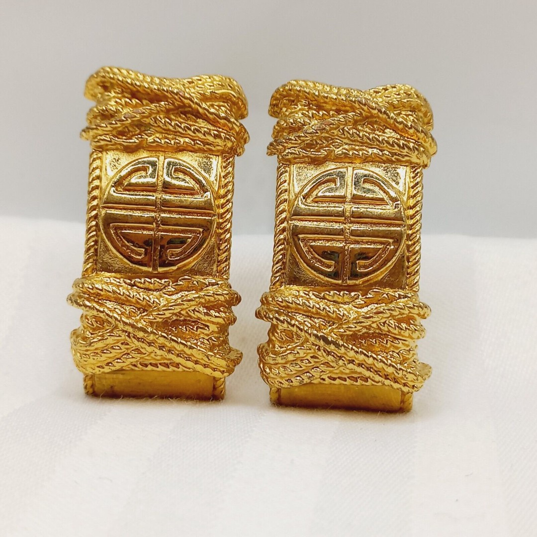 Givenchy Paris NY Gold Tone Vintage RARE Logo Clip On Earrings