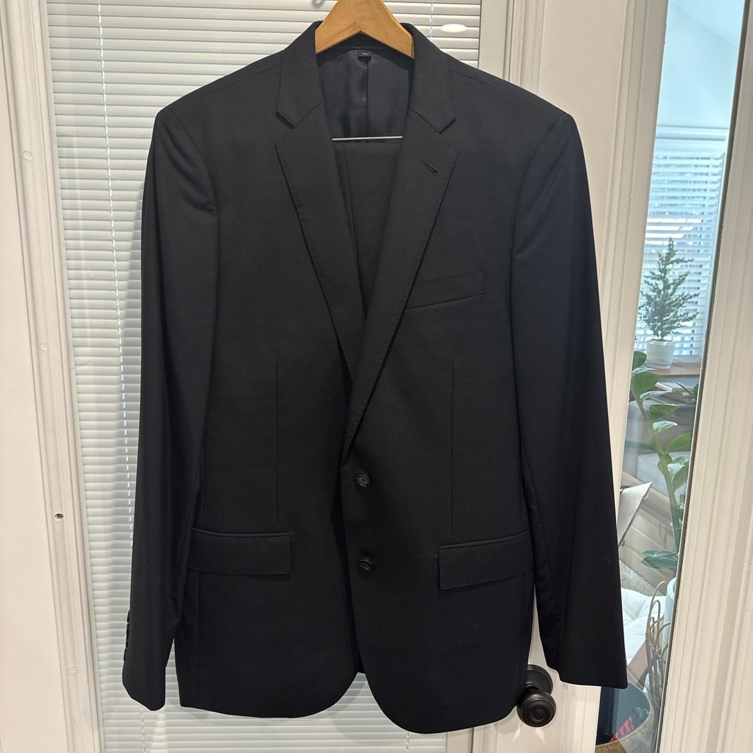 Men’s J.Crew Ludlow Italian Wool Suit - Navy