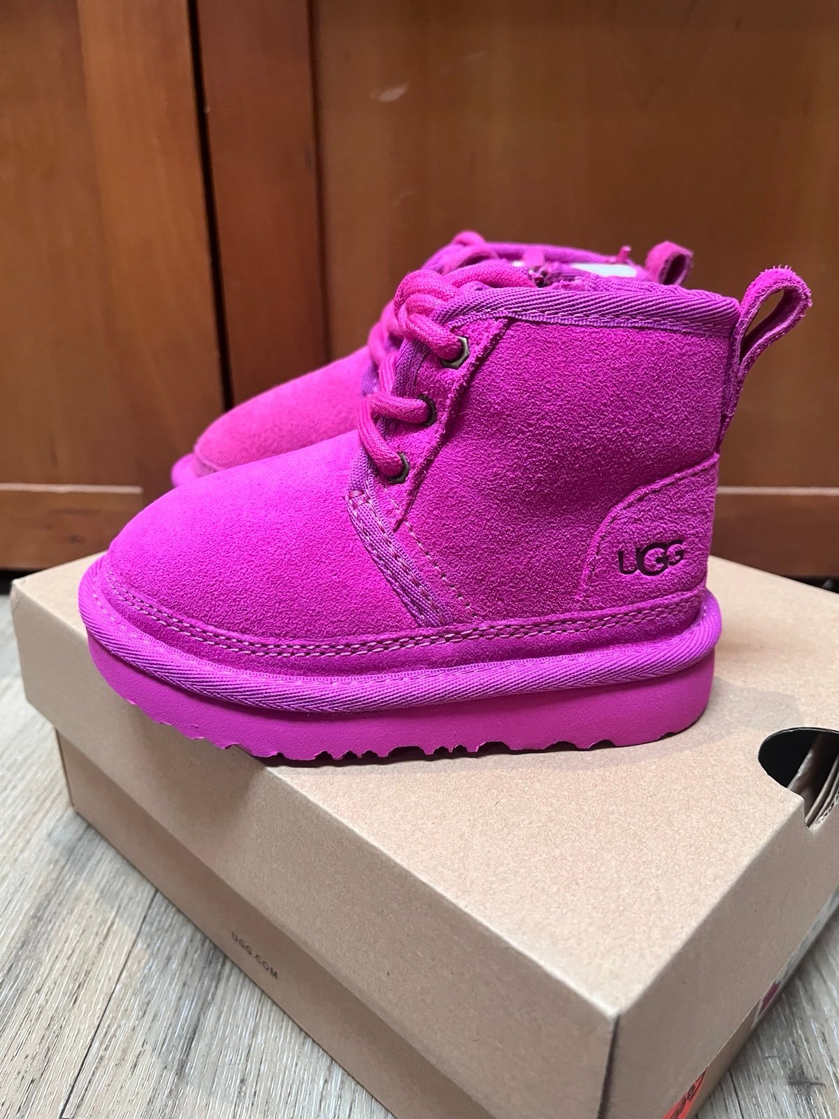 Ugg toddler Neumel boots -new