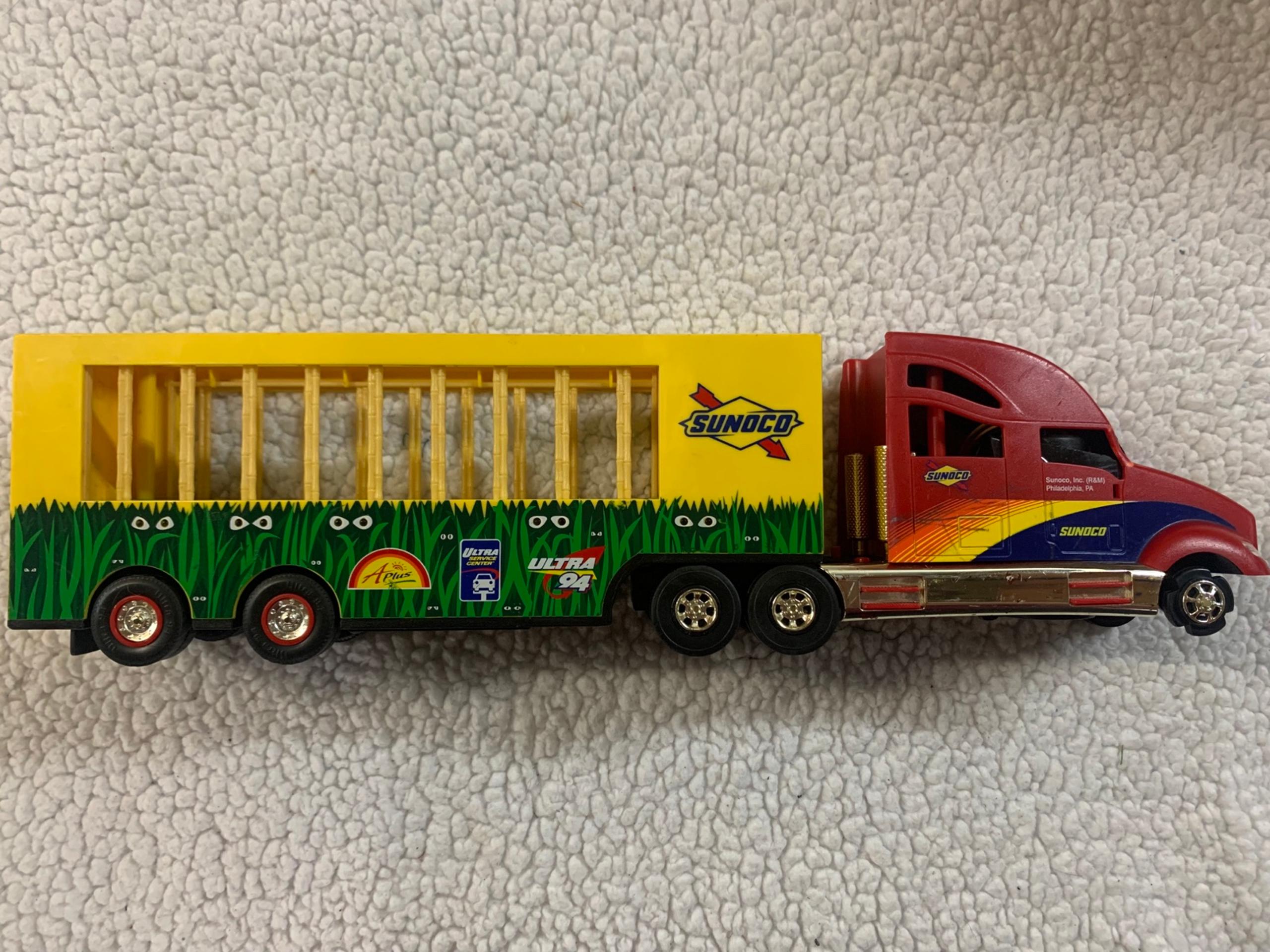 2001 SUNOCO Safari Shuttle Semi Truck