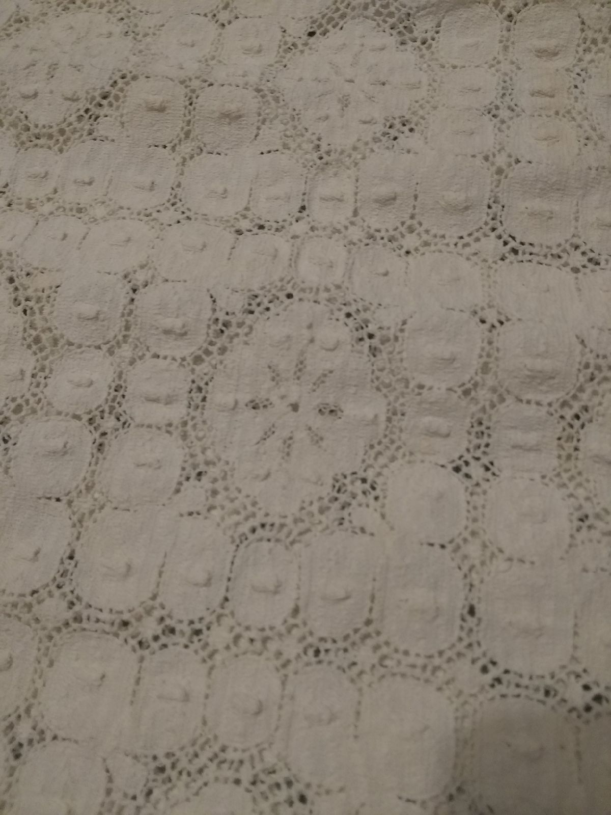 Lace table cloth