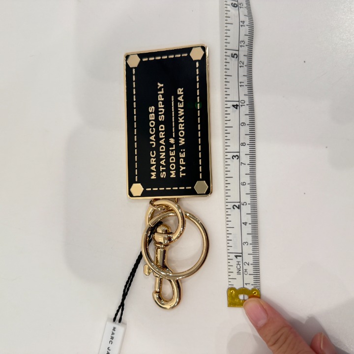 25年★Marc Jacobs The Plate Charm 4S5SCH003S02 Marc Jacobs The Plate Charm 4S5SCH003S02 Silver Charm