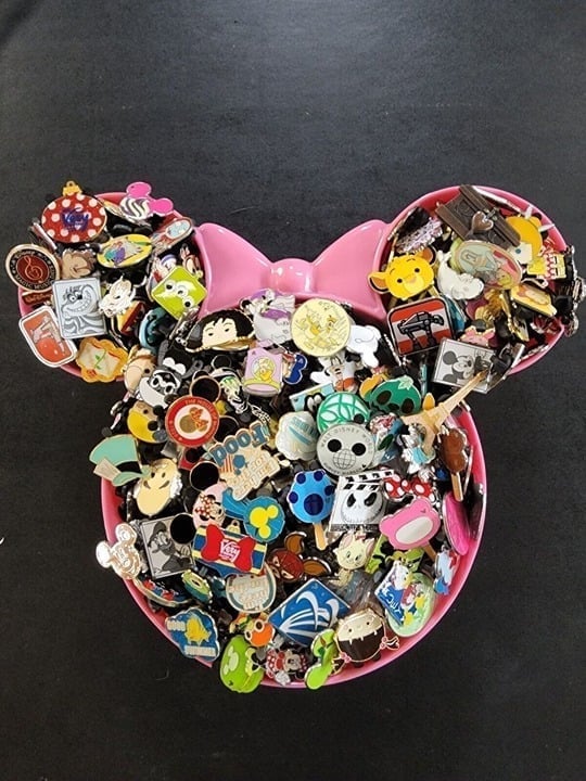 DISNEY PIN TRADING LOT 50 NO DUPLICATES FREE SHIPPING