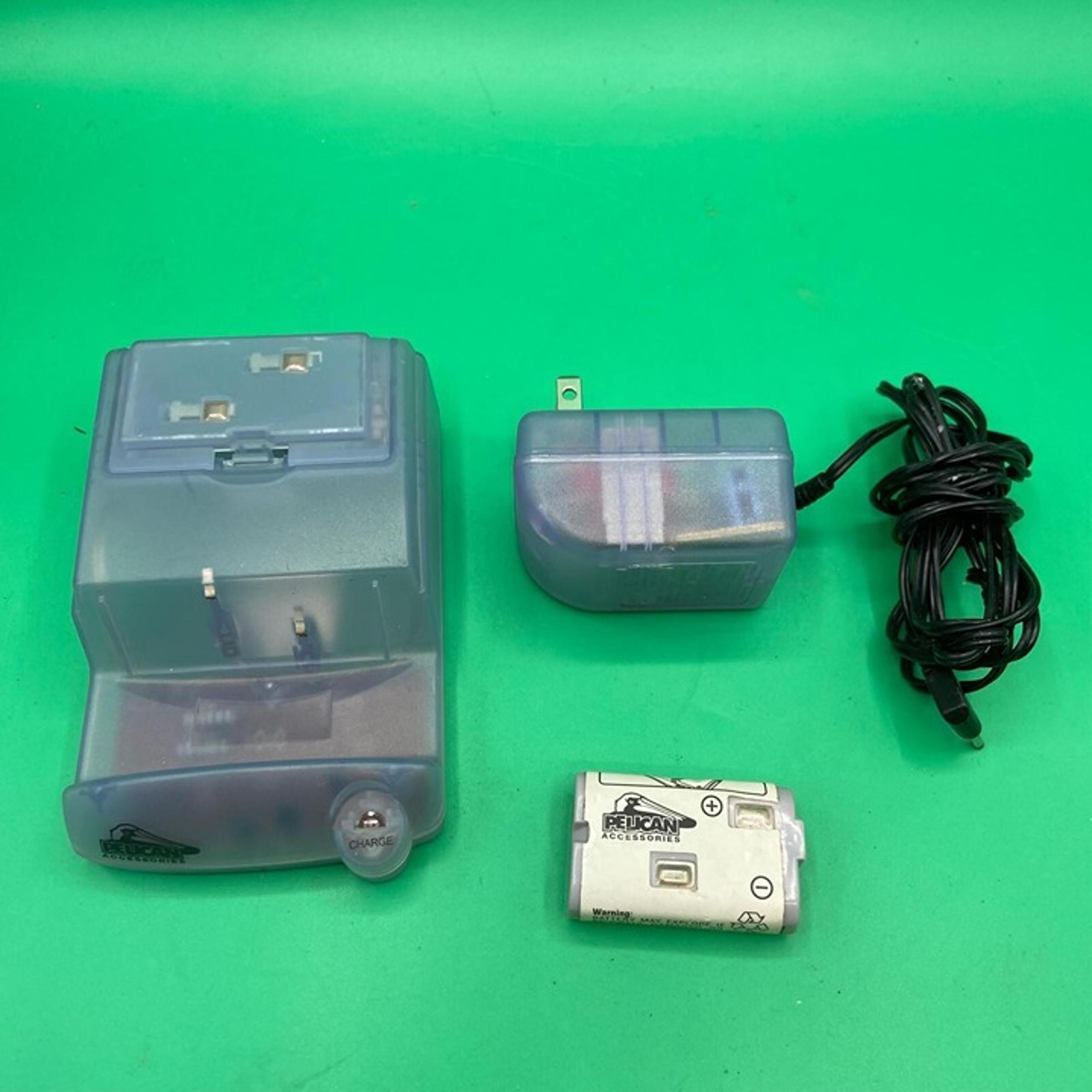 Pelican Charge 'N Go Gameboy Advance GBA Stand Accessory & Battery.