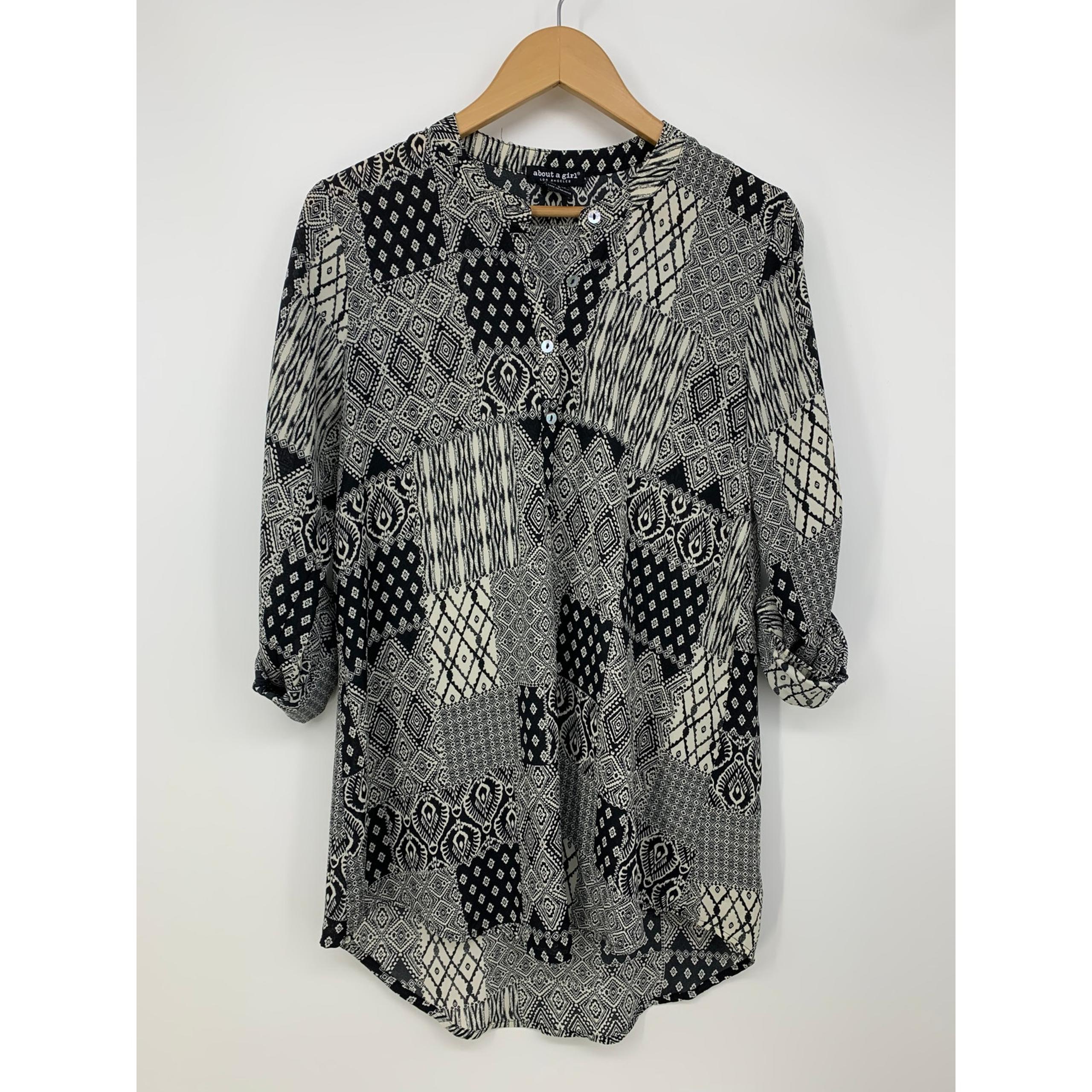 About A Girl Womens Black Ivory Long Tab Sleeve Semi Sheer Tunic Top Blouse Sz L
