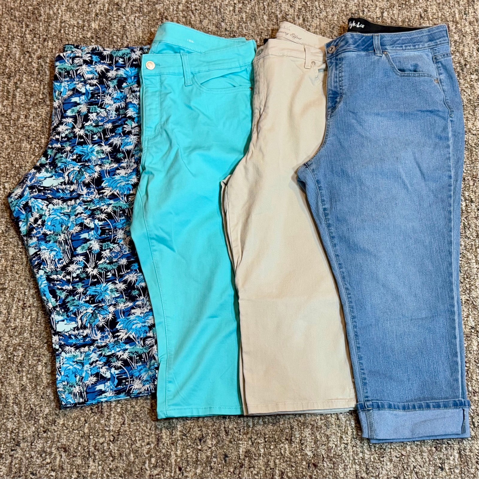 CJ Banks Gloria Vanderbilt Style & Co St. John’s Bay Tropical Summer Capris 16W