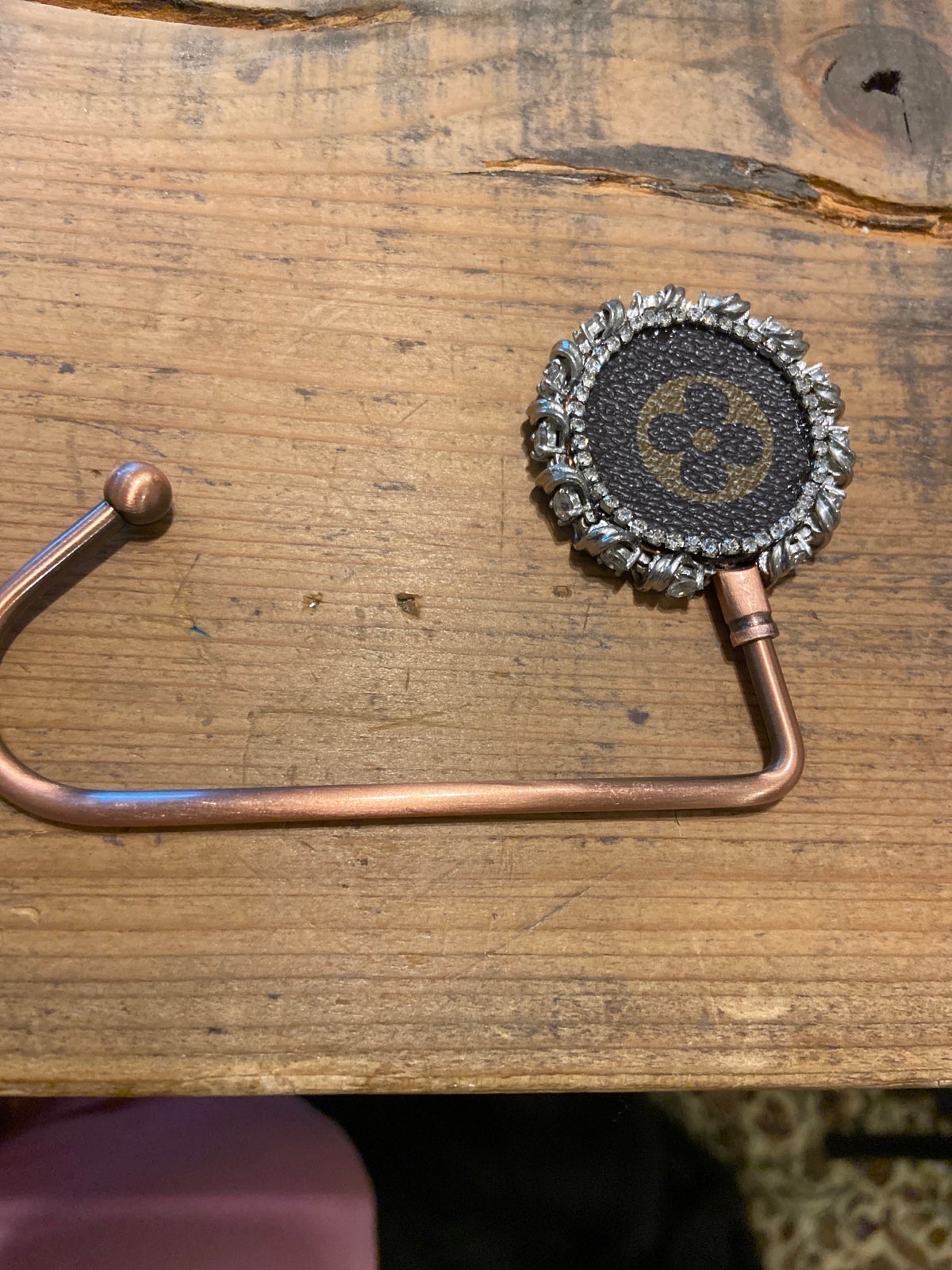 Table purse holder