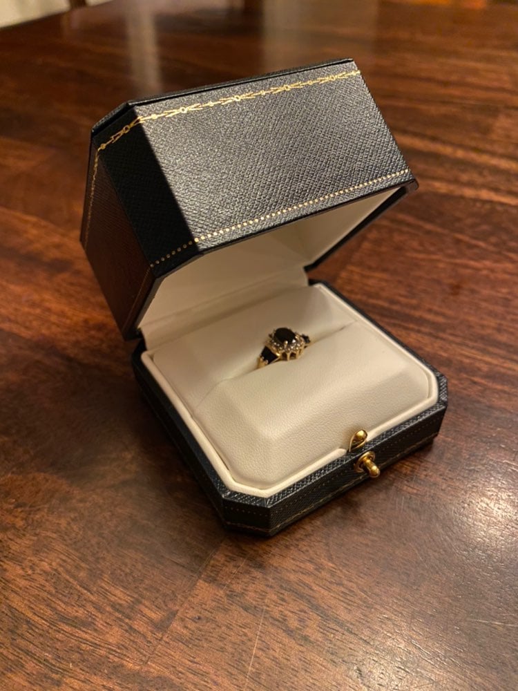 Vintage solid 14k gold ring w/Sapphires