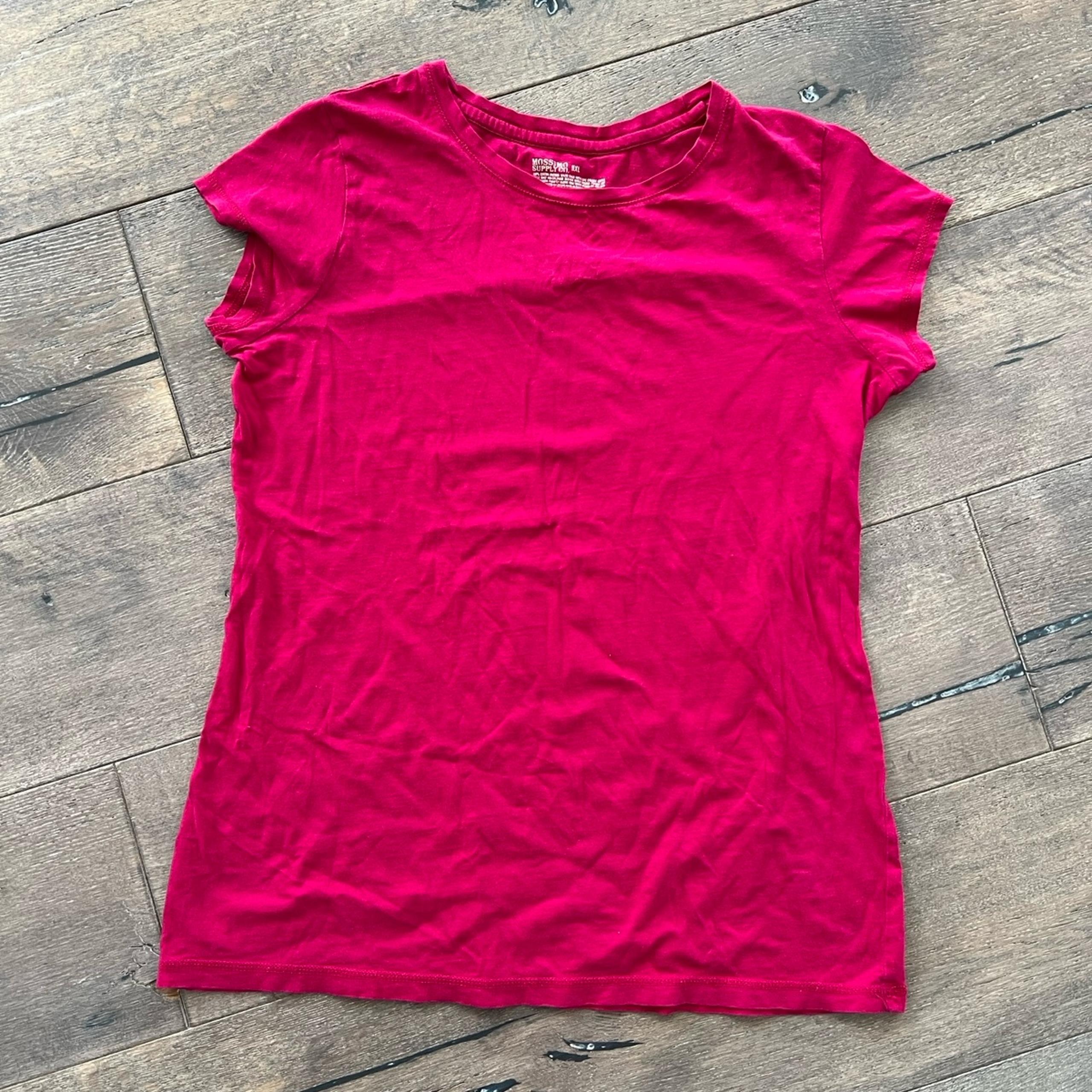 Women’s hot pink tshirt size XL