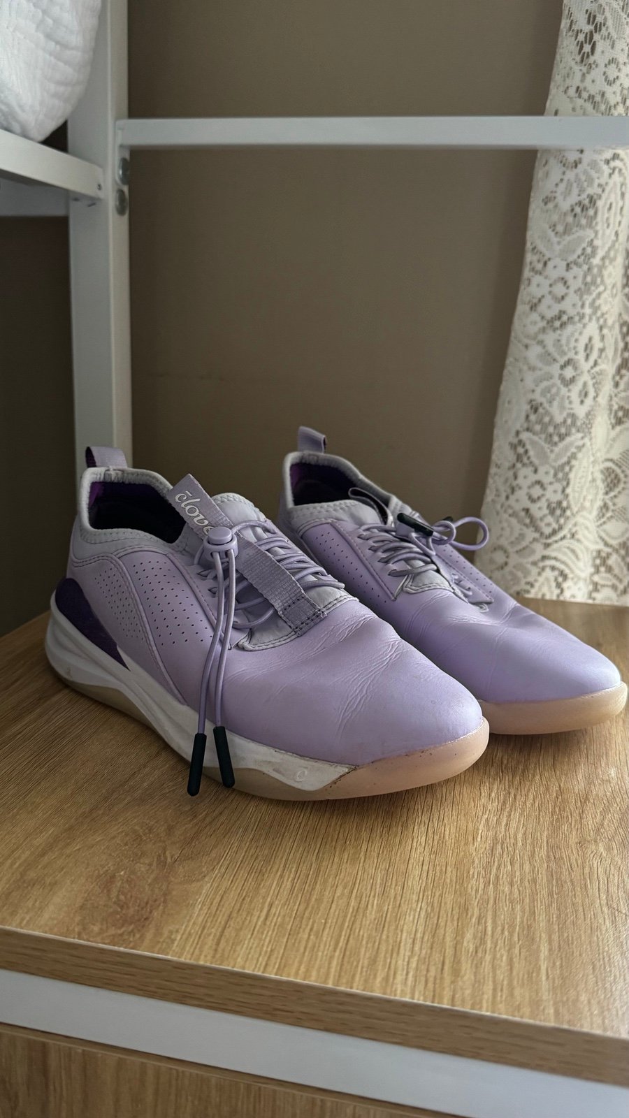 Clove Sneakers