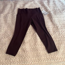 Athleta salutation 7/8 leggings