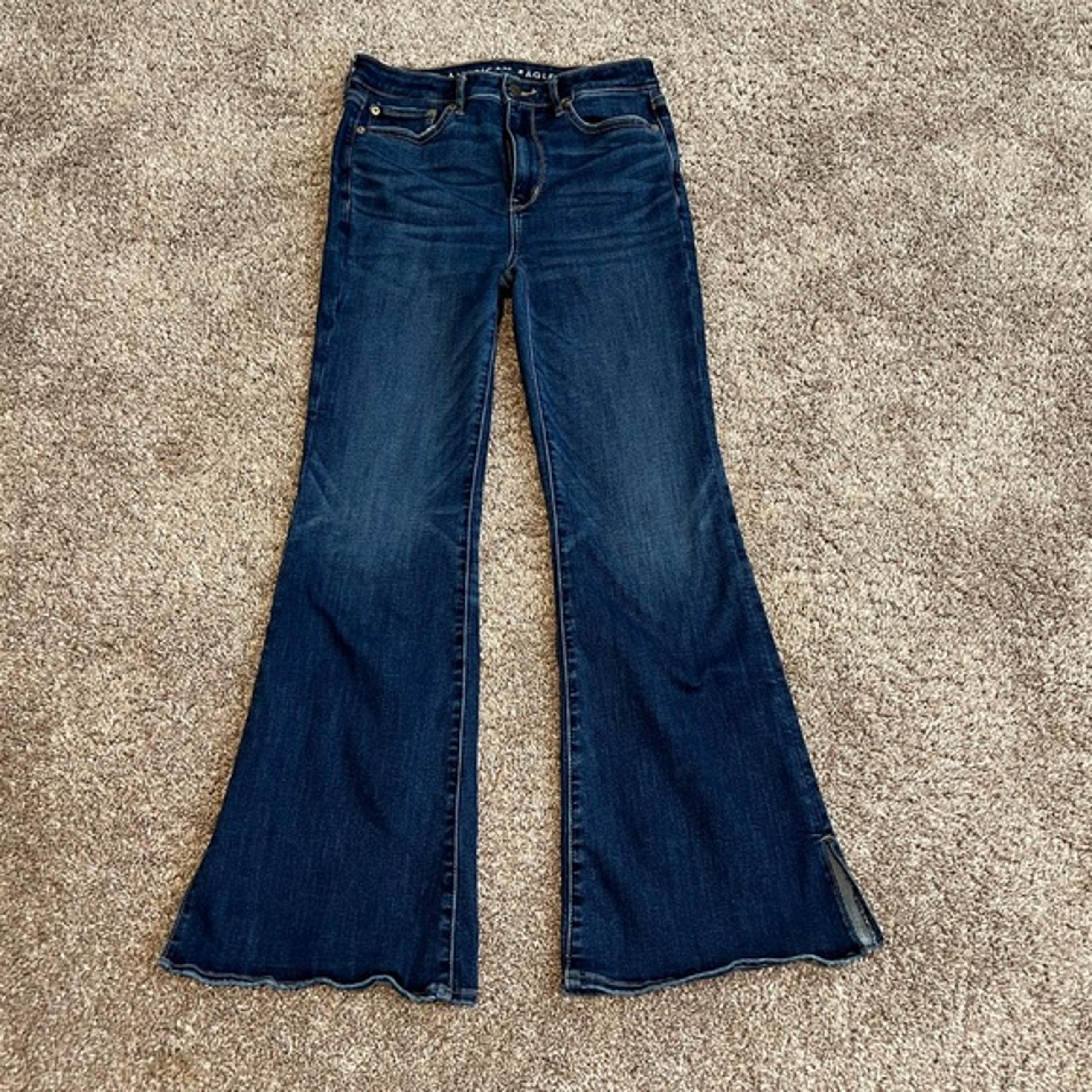 American Eagle Super Hi-Rise Flare Jeans 8 Split Hems Medium Wash Stretch Blue