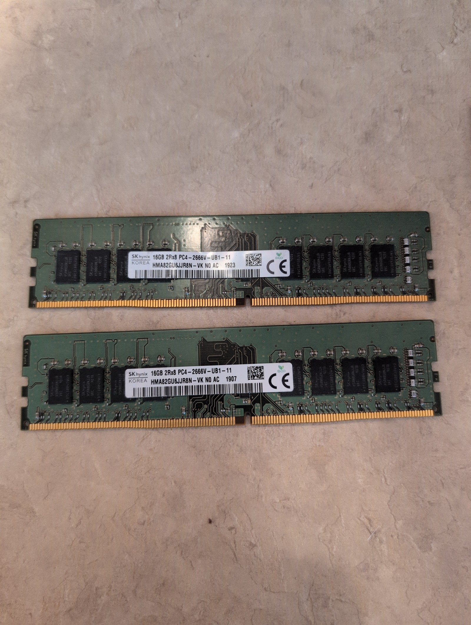 32GB DDR4 RAM PC4-2666V (2 x 16GB)